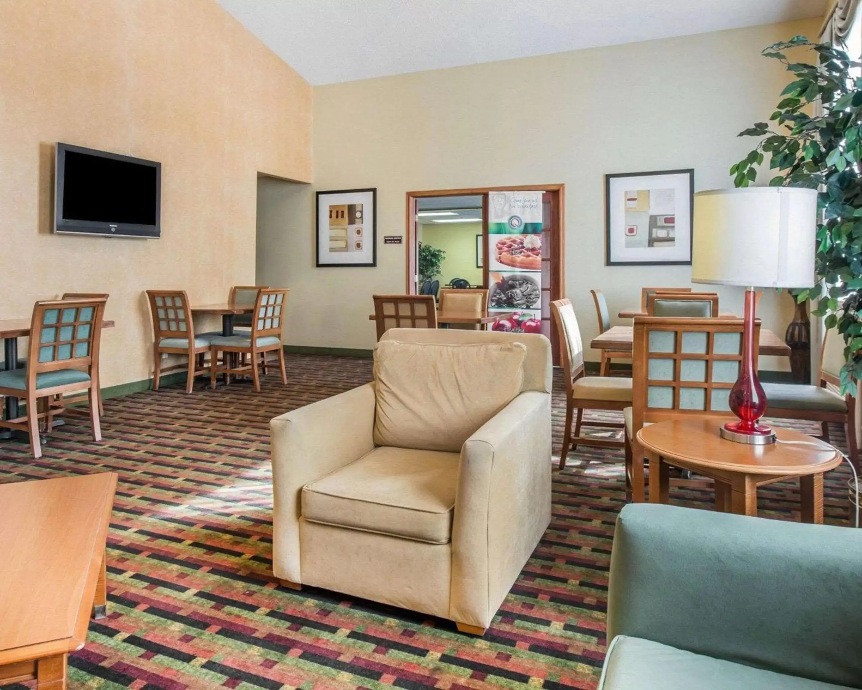 Lobby or reception, Seating Area in Quality Inn Airport