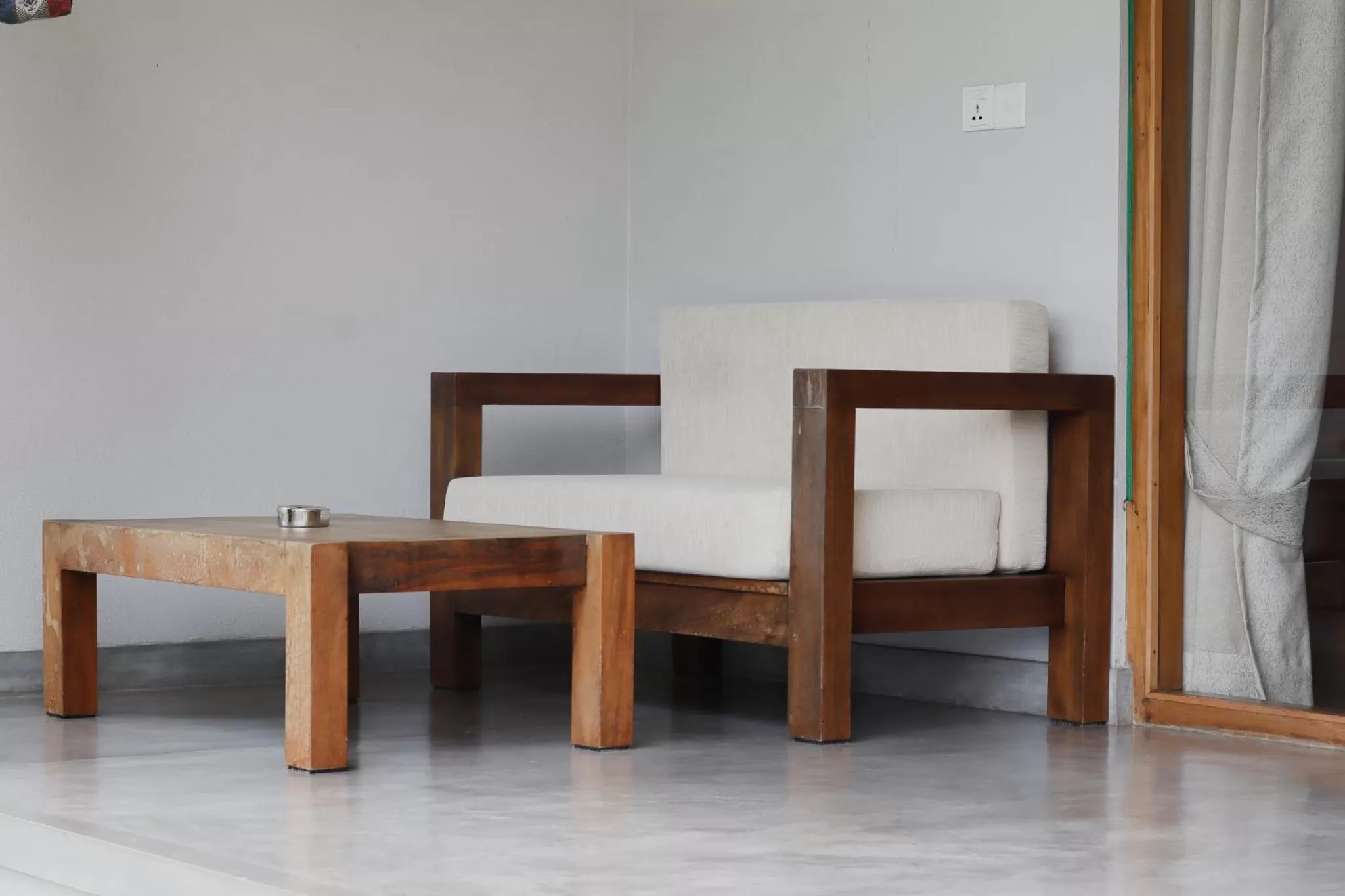 Seating area in The One Ella