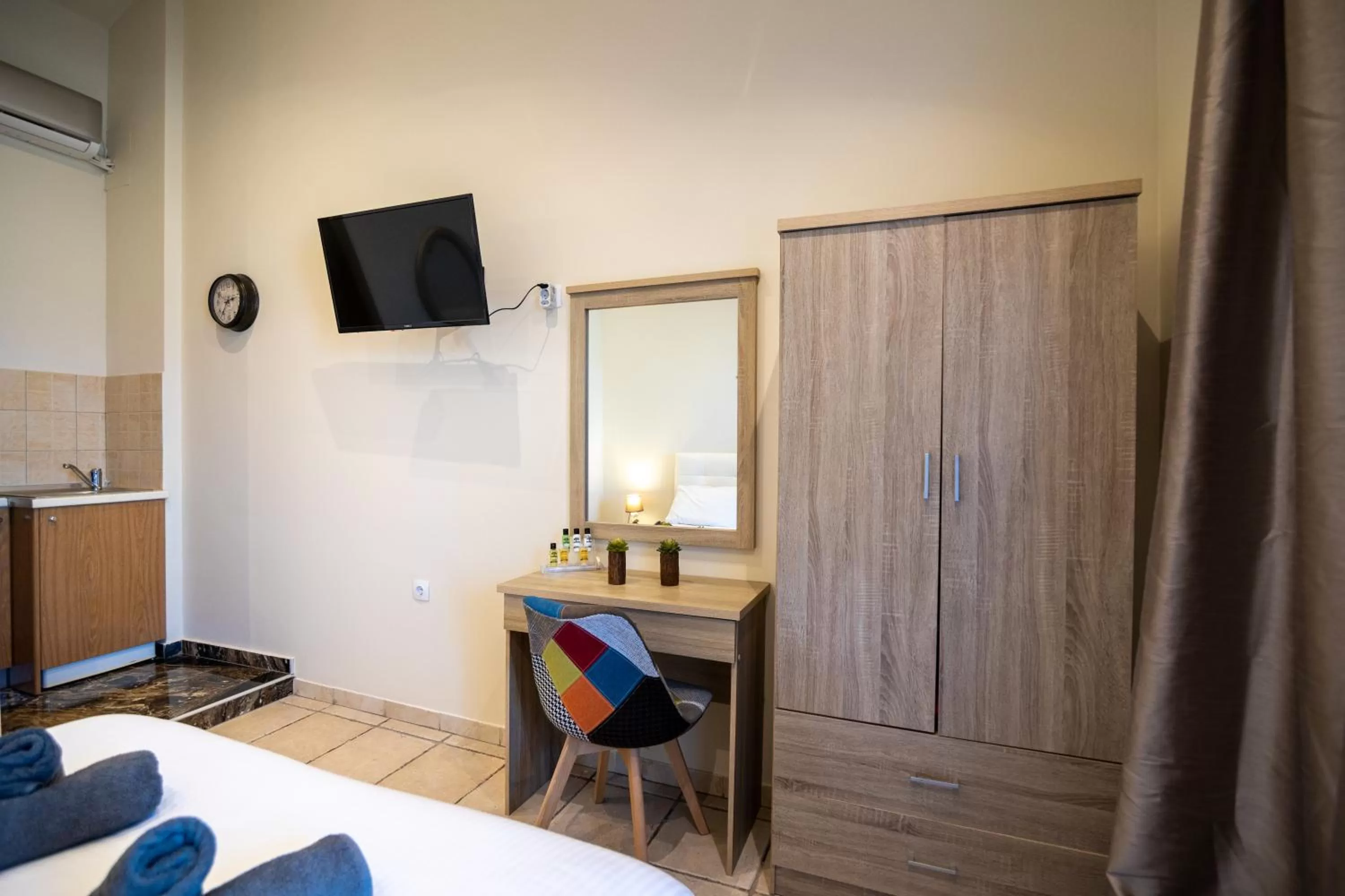 TV and multimedia, Bed in Votsalakia Hotel & Luxury Apartments