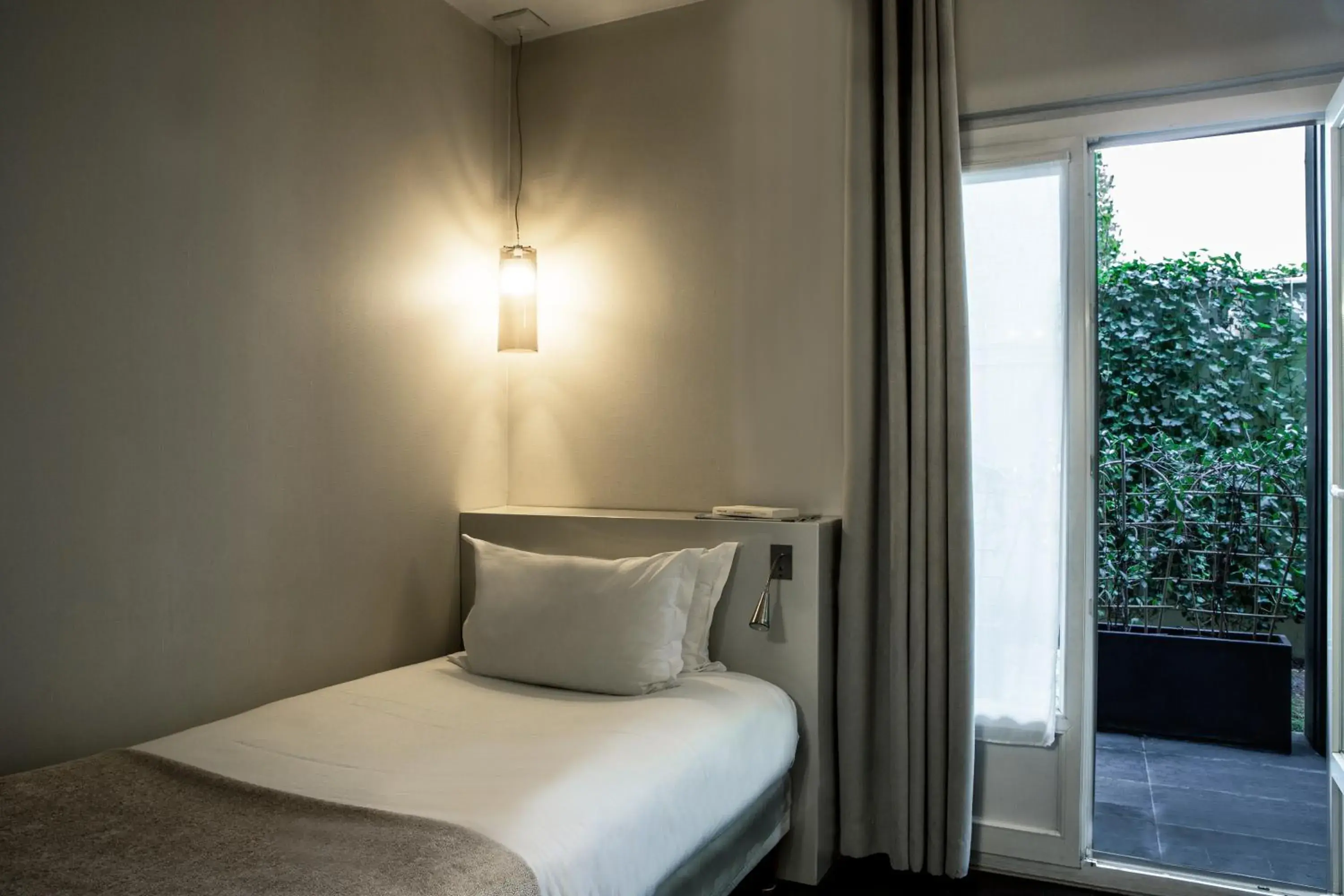 Photo of the whole room, Bed in Le Quartier Bercy-Square