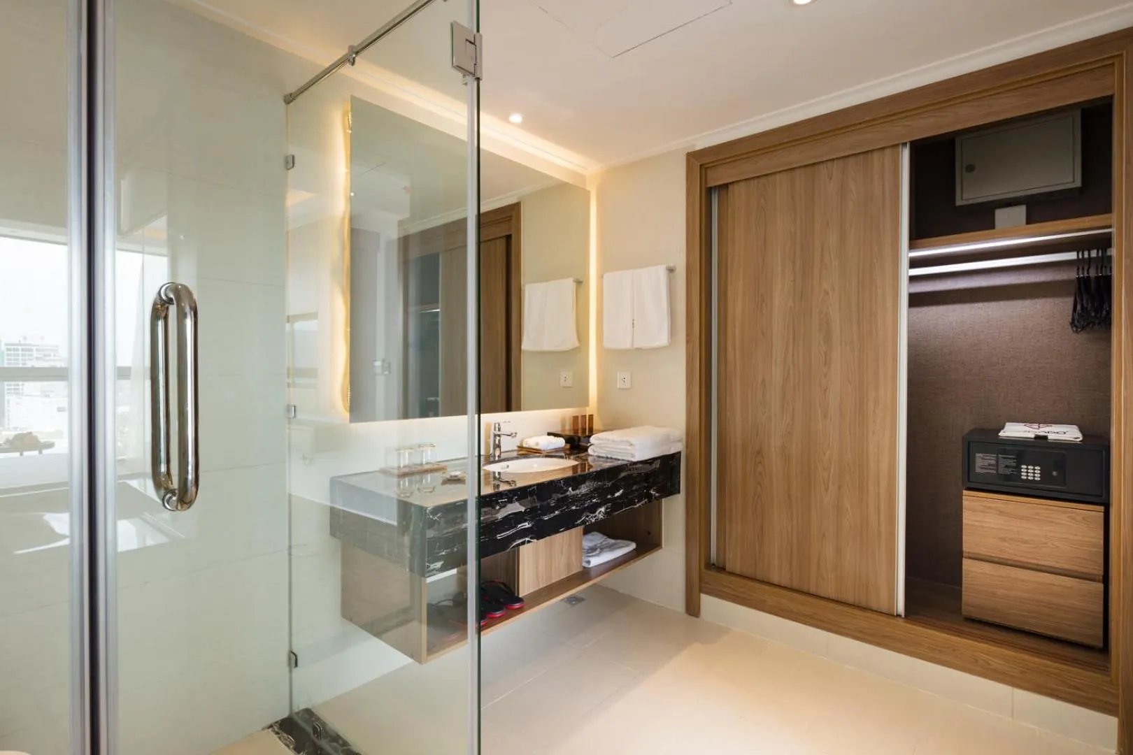 wardrobe in Comodo Nha Trang Hotel