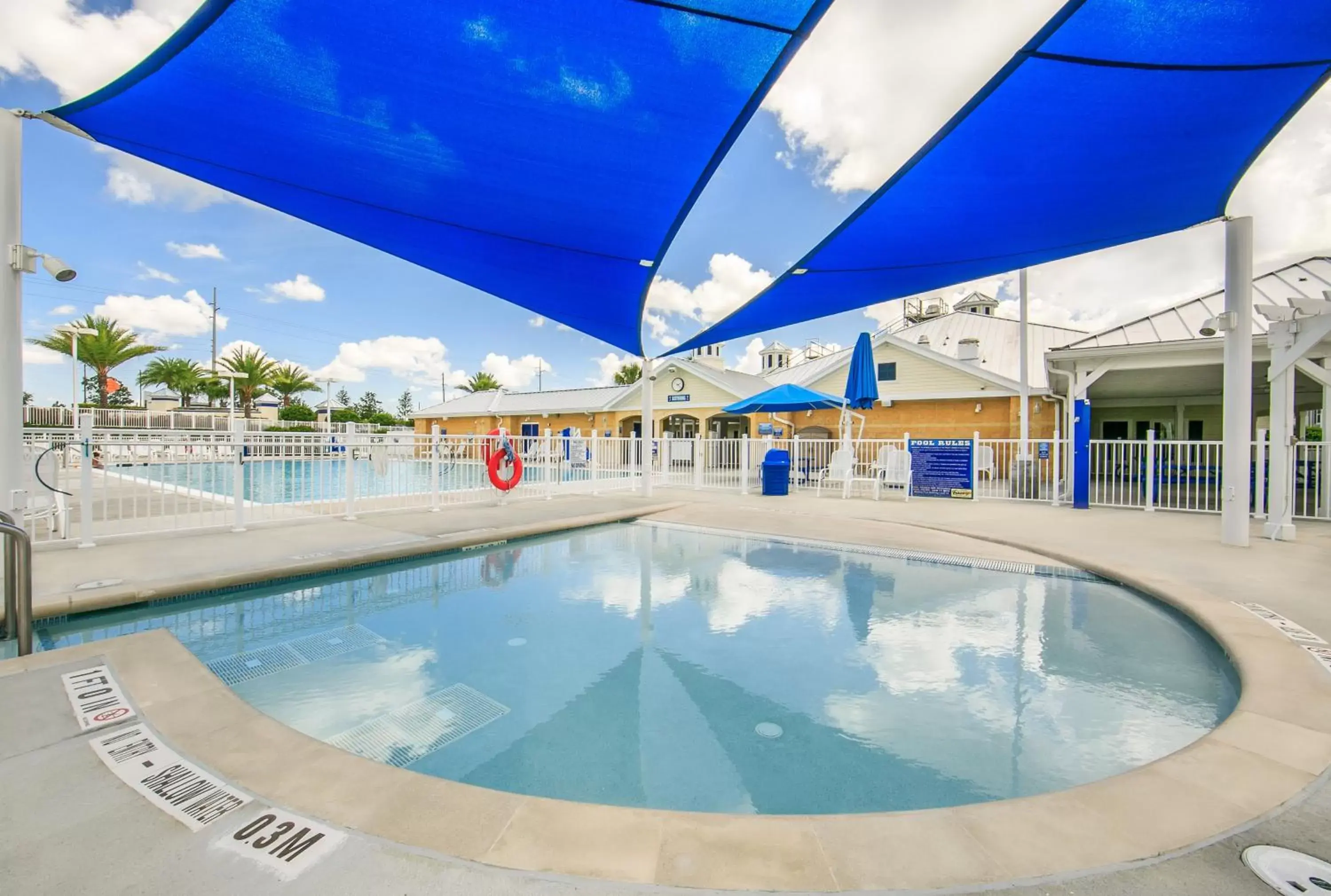 Swimming Pool in Holiday Inn Club Vacations - Orlando Breeze Resort, an IHG Hotel