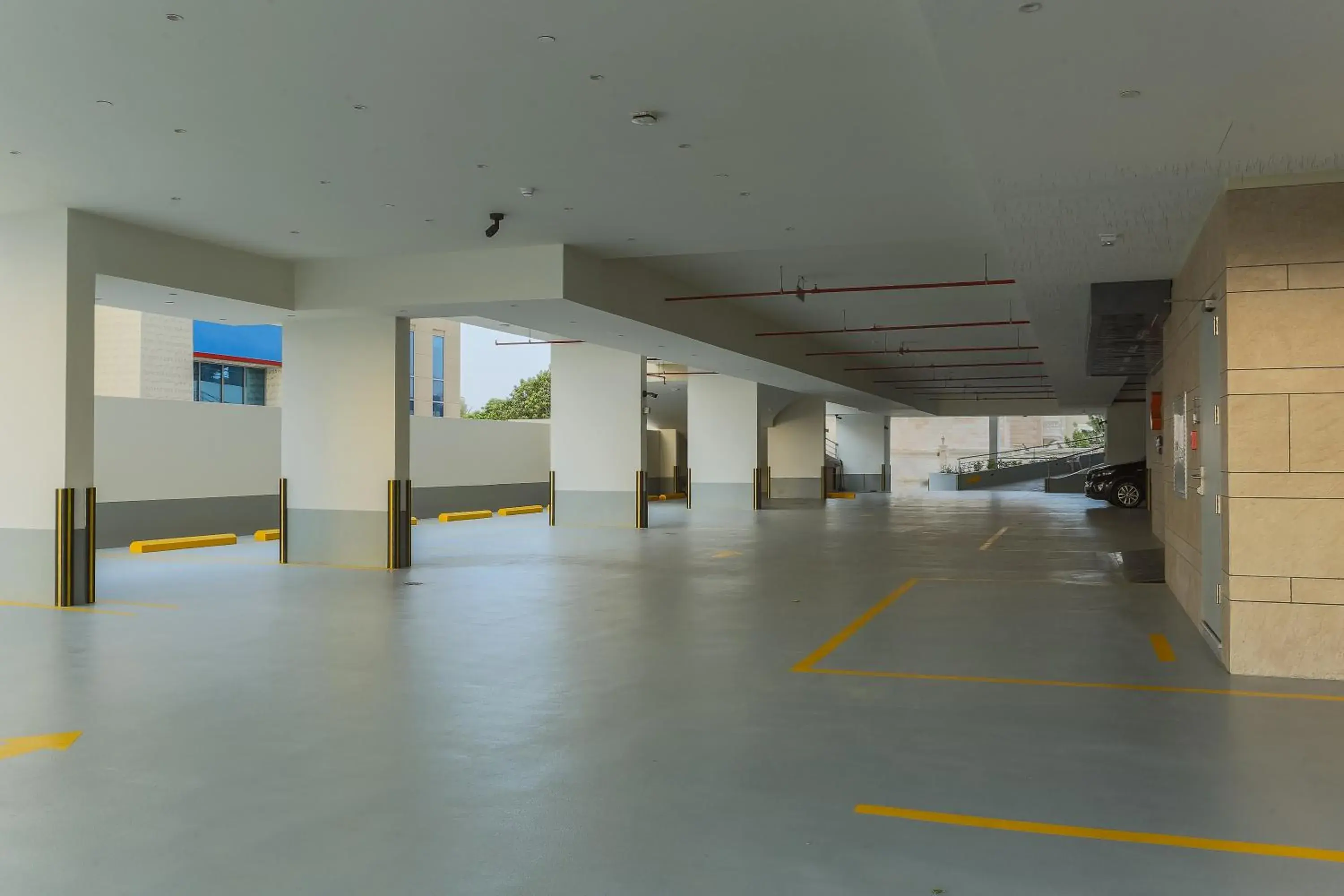 Parking in Comfort Hotel Jeddah King Road