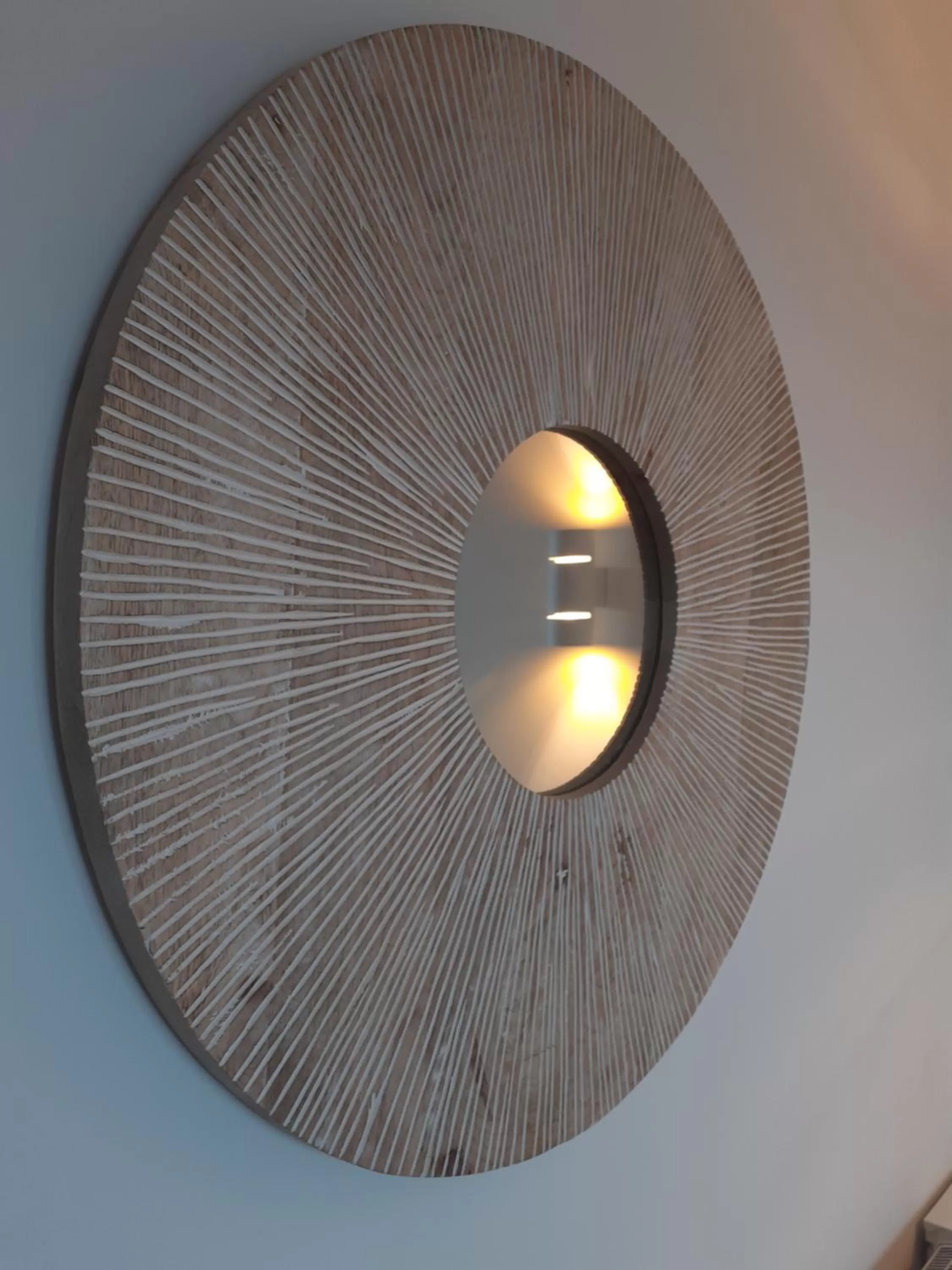 Decorative detail in Au coucher du lac