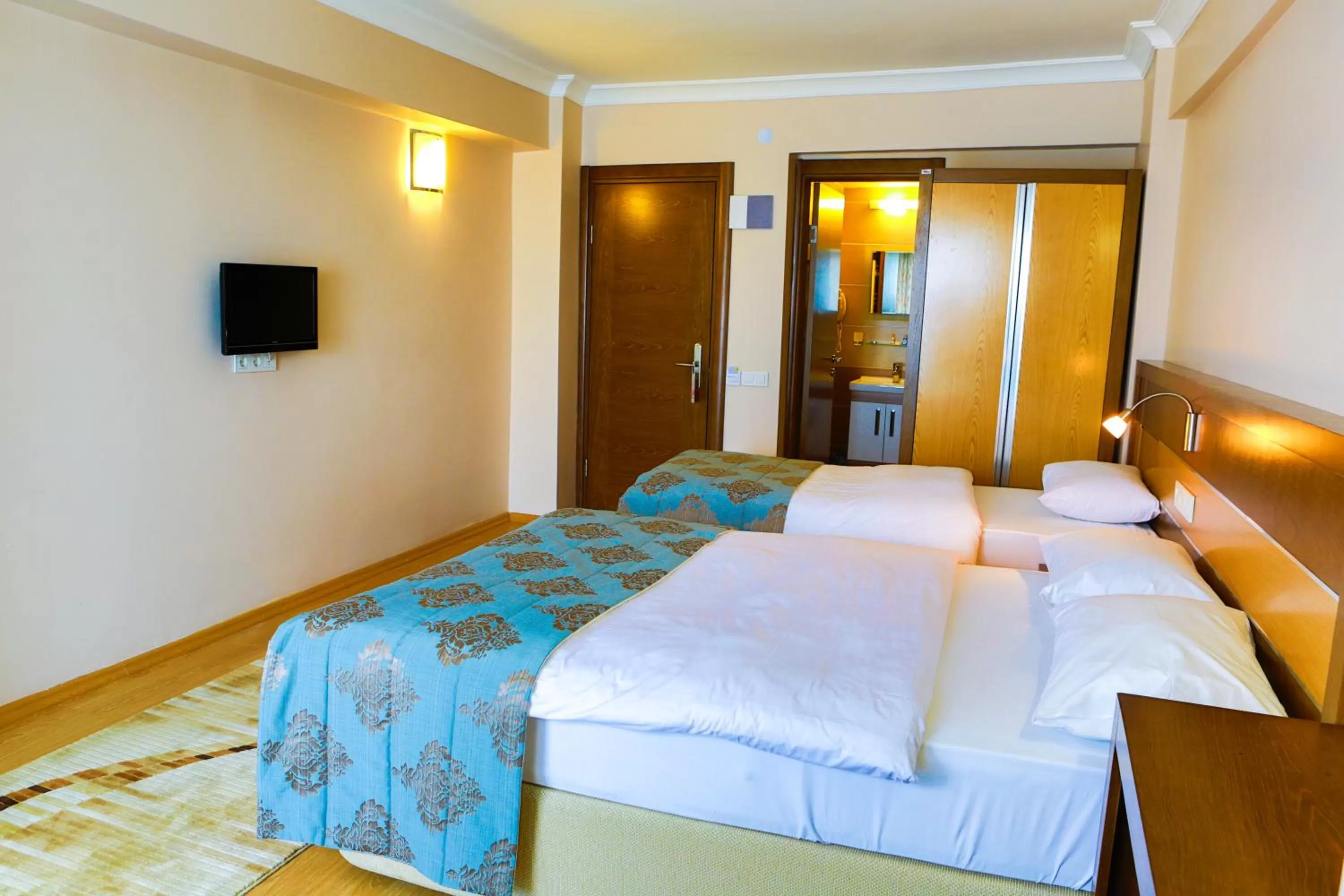 Photo of the whole room in Perla Hotel