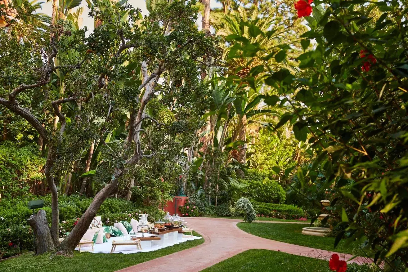Garden view in The Beverly Hills Hotel - Dorchester Collection