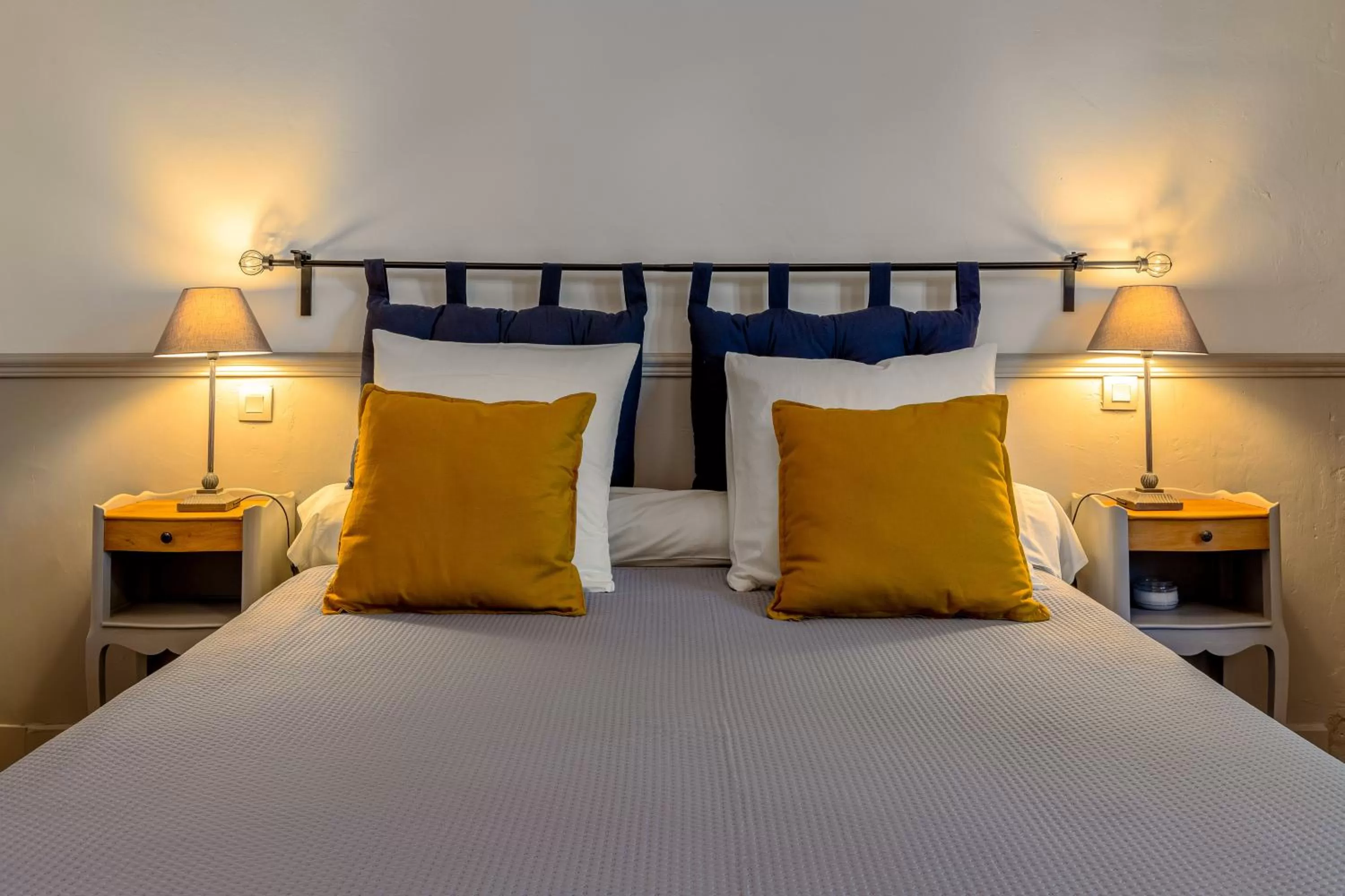 Bed in Le Mas des Cerisiers JACUZZI et SAUNA inclus pour tous les logements