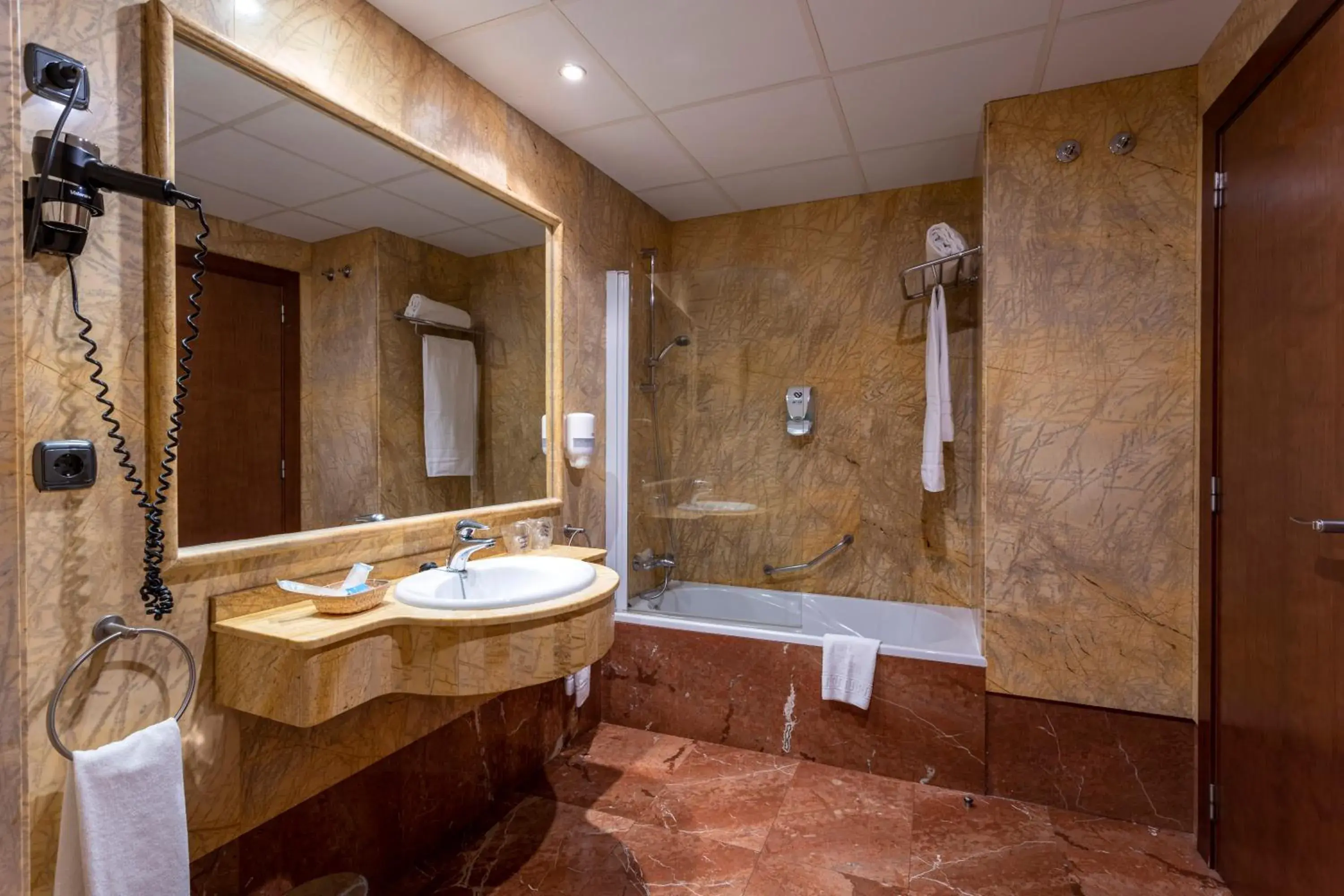 Bathroom in Hotel Aroi Bierzo Plaza