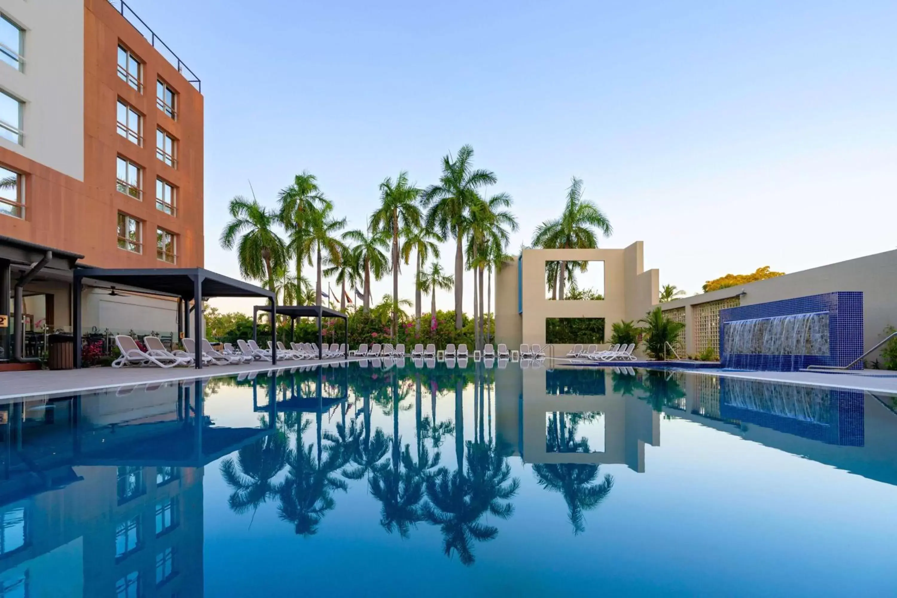 Pool view, Swimming Pool in DoubleTree by Hilton Esplanade Darwin