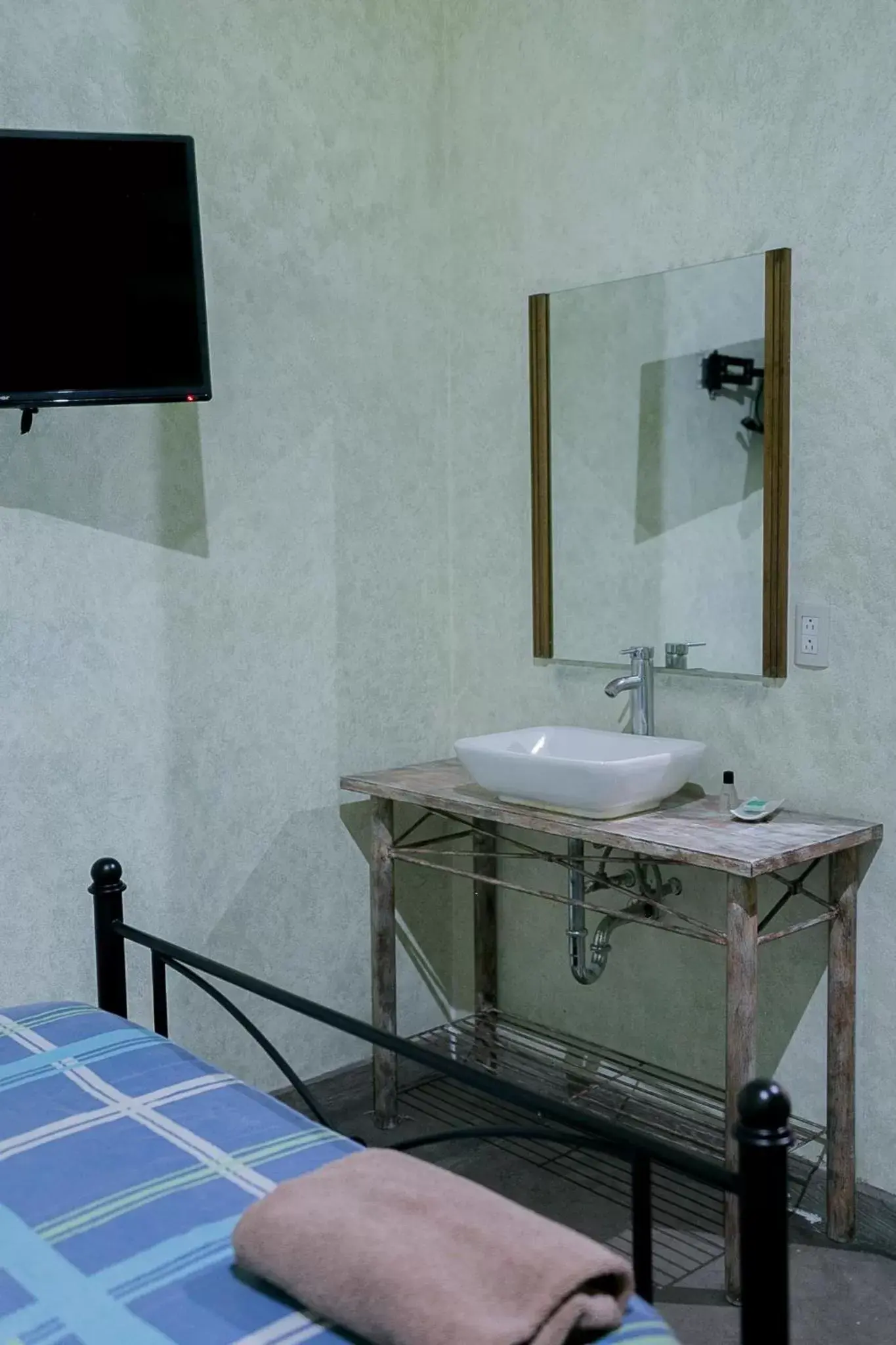 Photo of the whole room, Bathroom in Hotel el Descanso