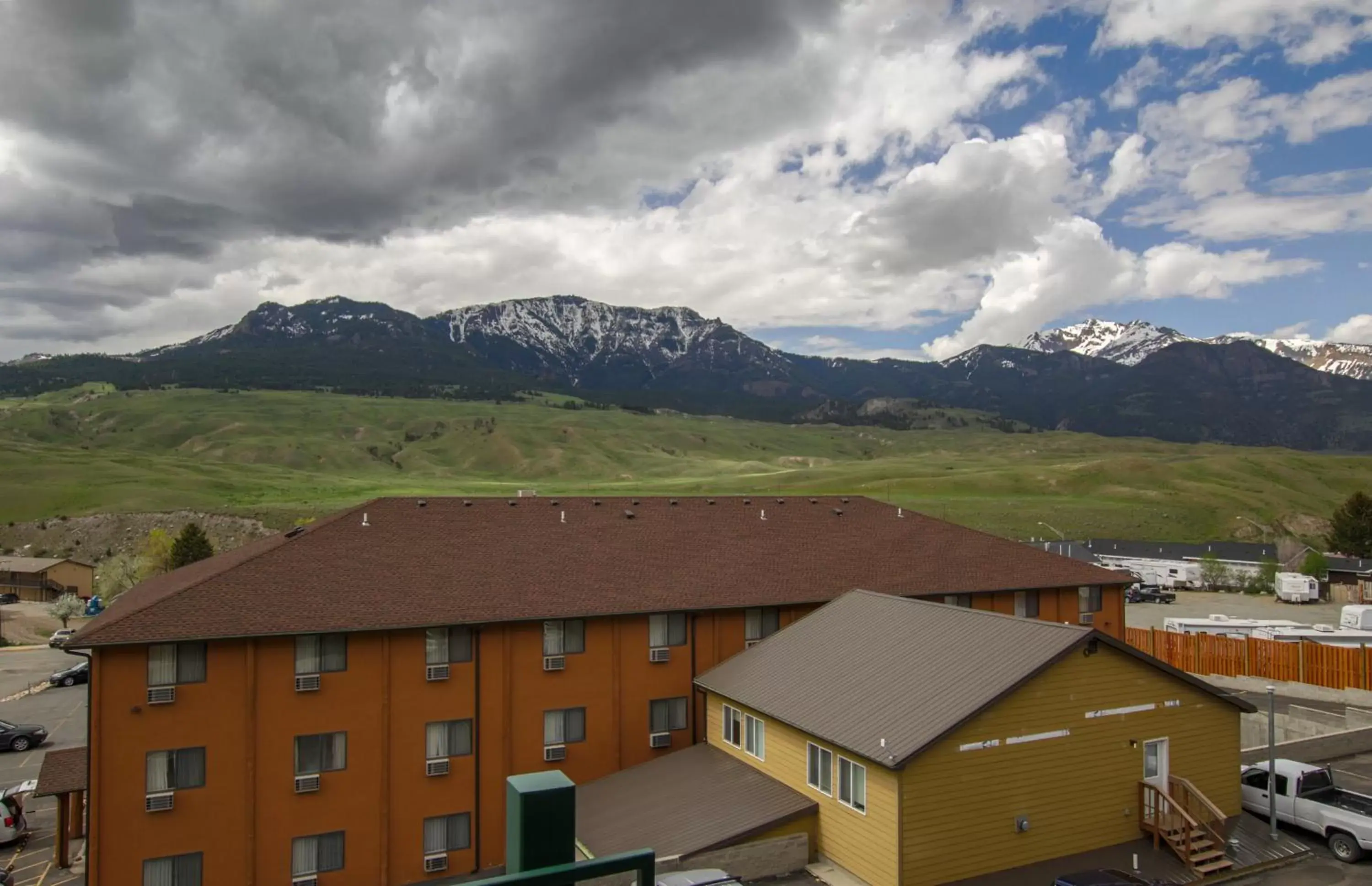 View (from property/room), Mountain View in Travelodge by Wyndham Gardiner Yellowstone Park North Entr