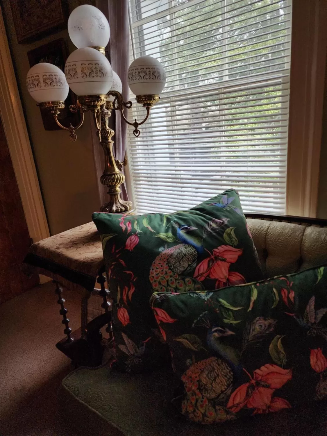 Seating Area in House of 1833 Bed and Breakfast