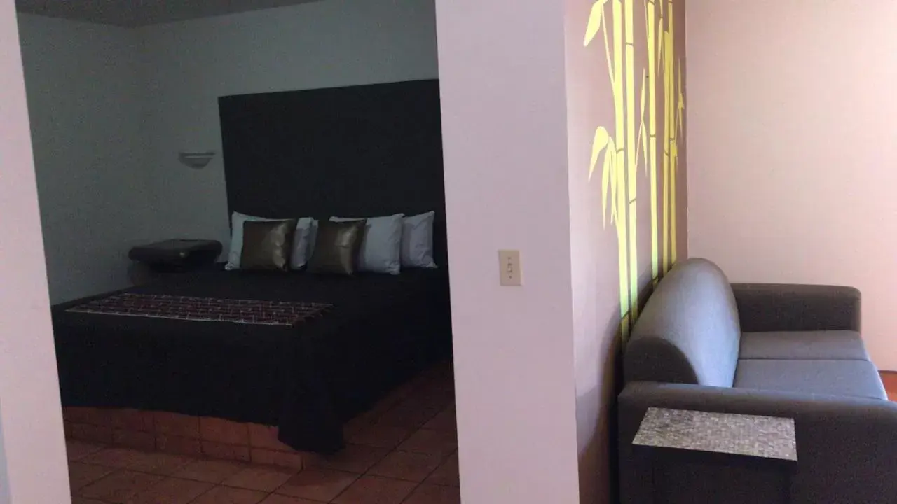 Bed in Hotel Colonial de Nogales
