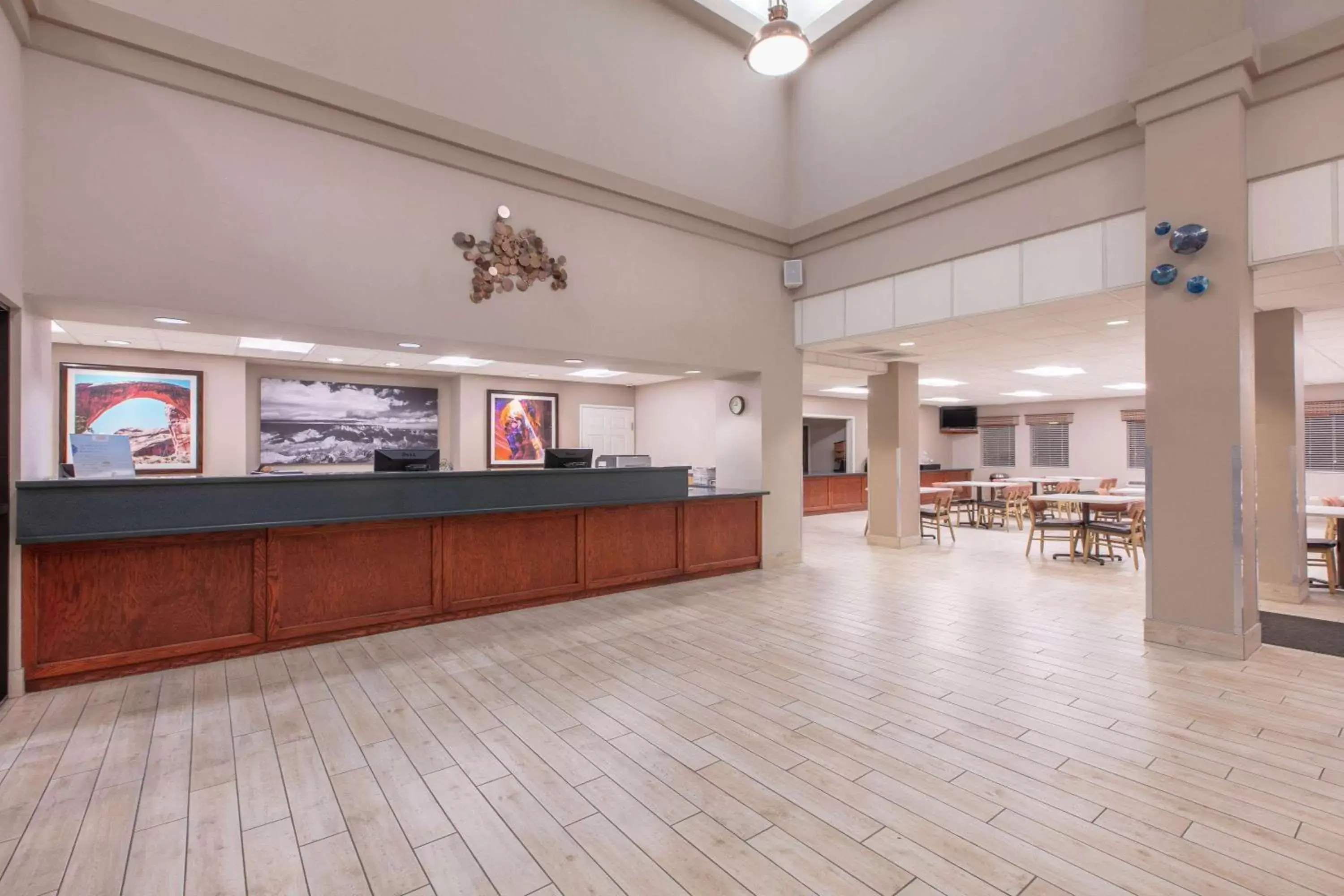 Lobby or reception, Restaurant/Places to Eat in Super 8 by Wyndham Page/Lake Powell