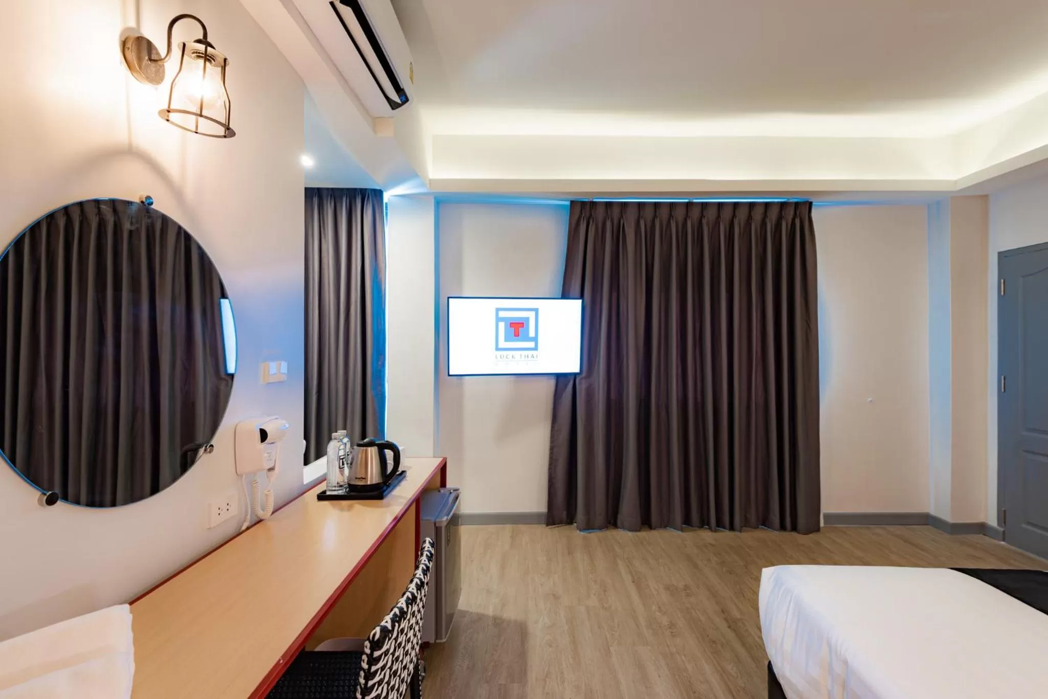 Bedroom, Bed in Luck Thai Hotel