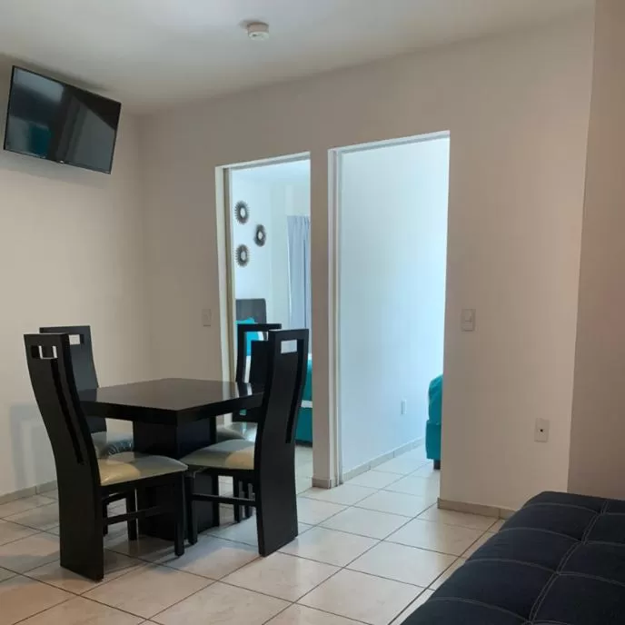 TV and multimedia in Container Inn Hotel Aeropuerto