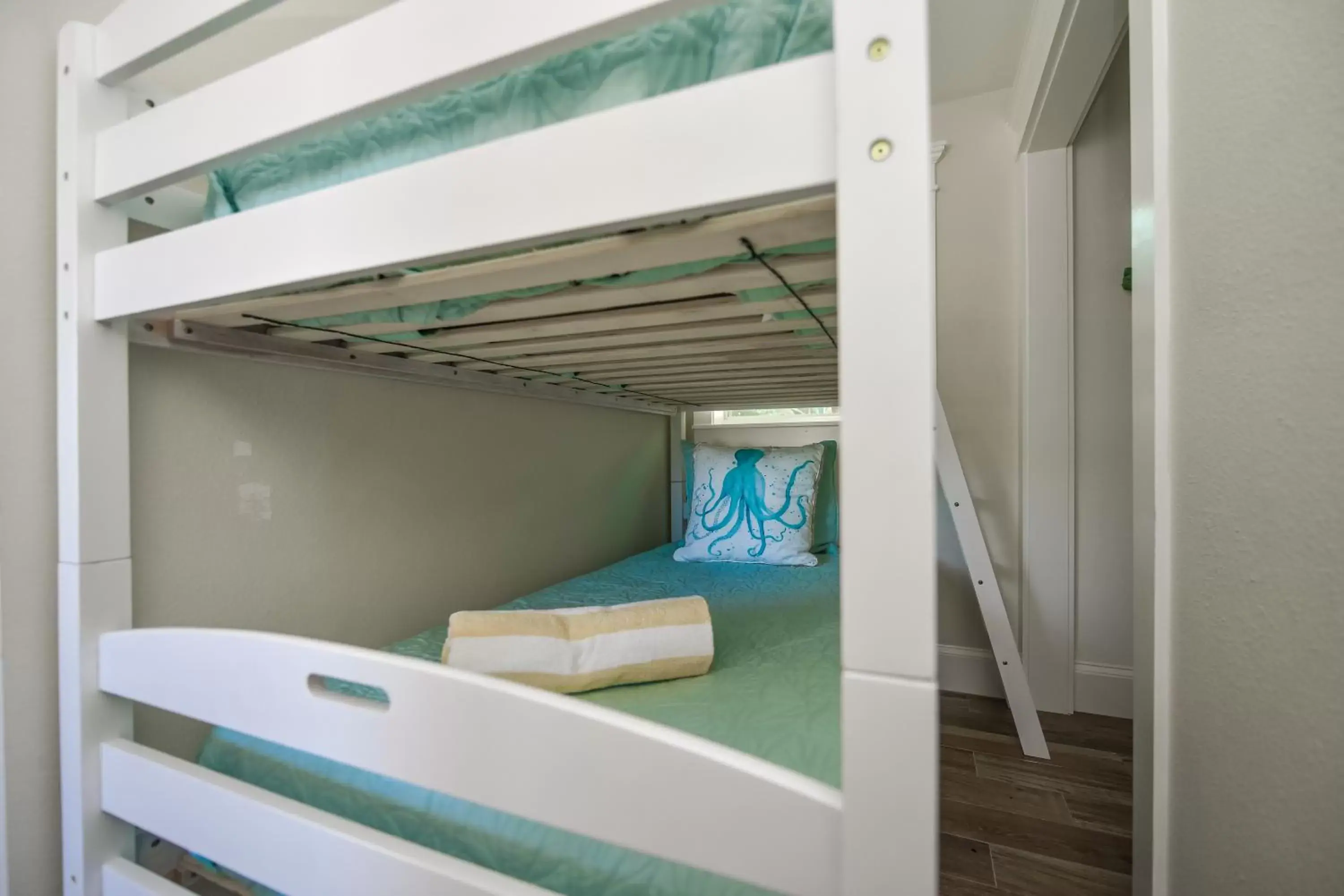 Bedroom, Bunk Bed in Tropical Breeze Resort