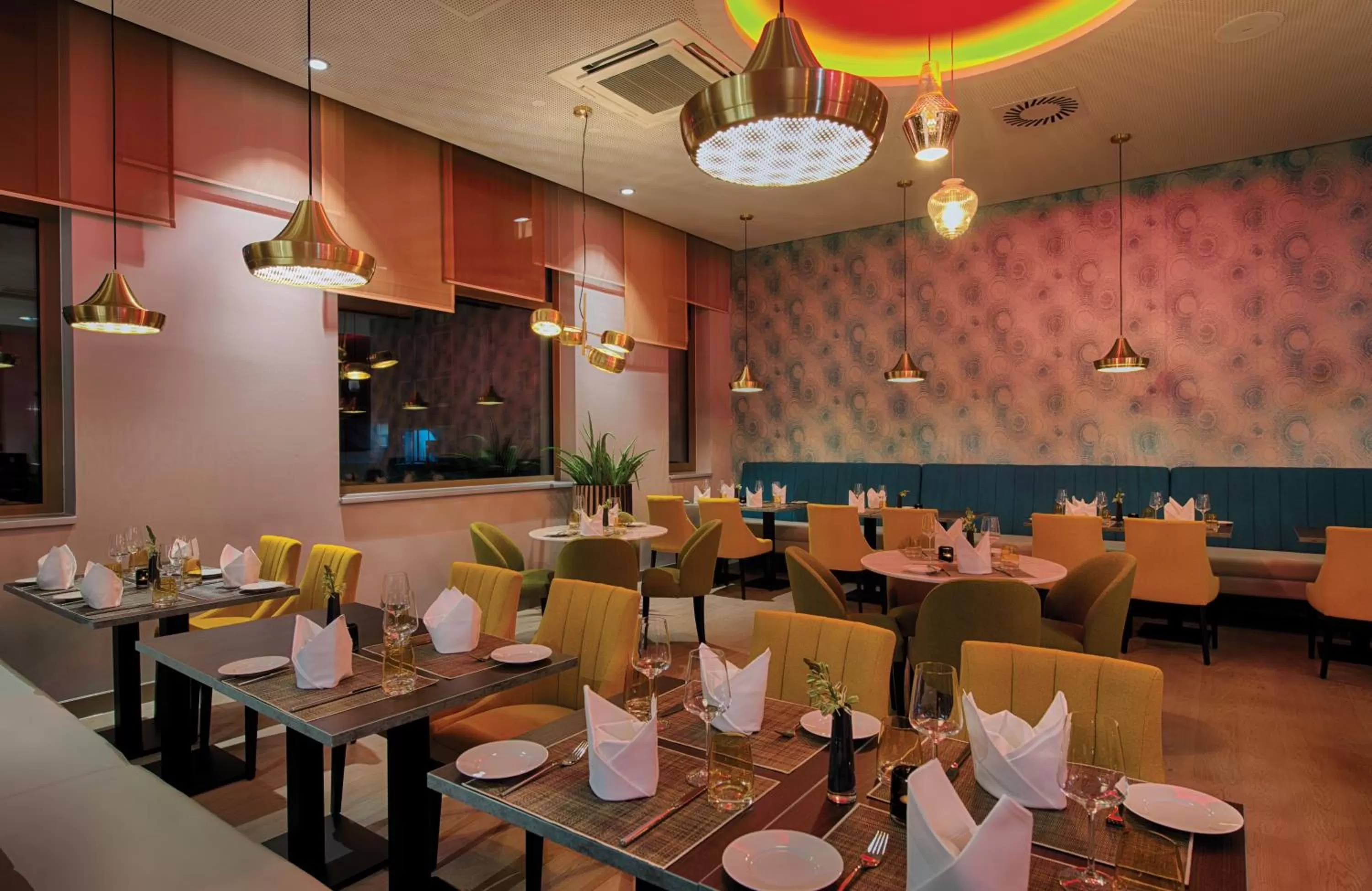 Restaurant/places to eat in Leonardo Royal Hotel Ulm