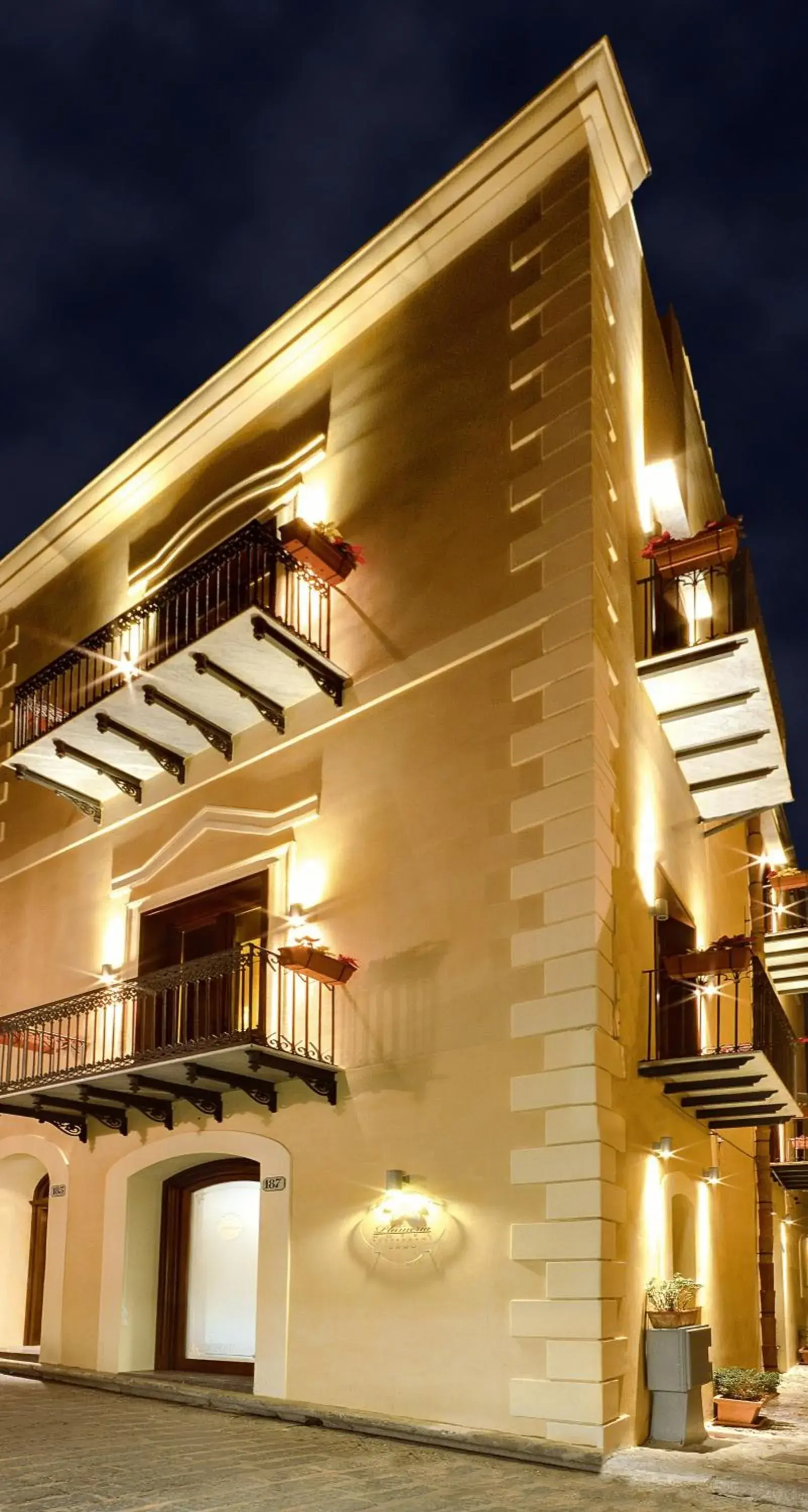 Facade/entrance, Property Building in Hotel La Plumeria