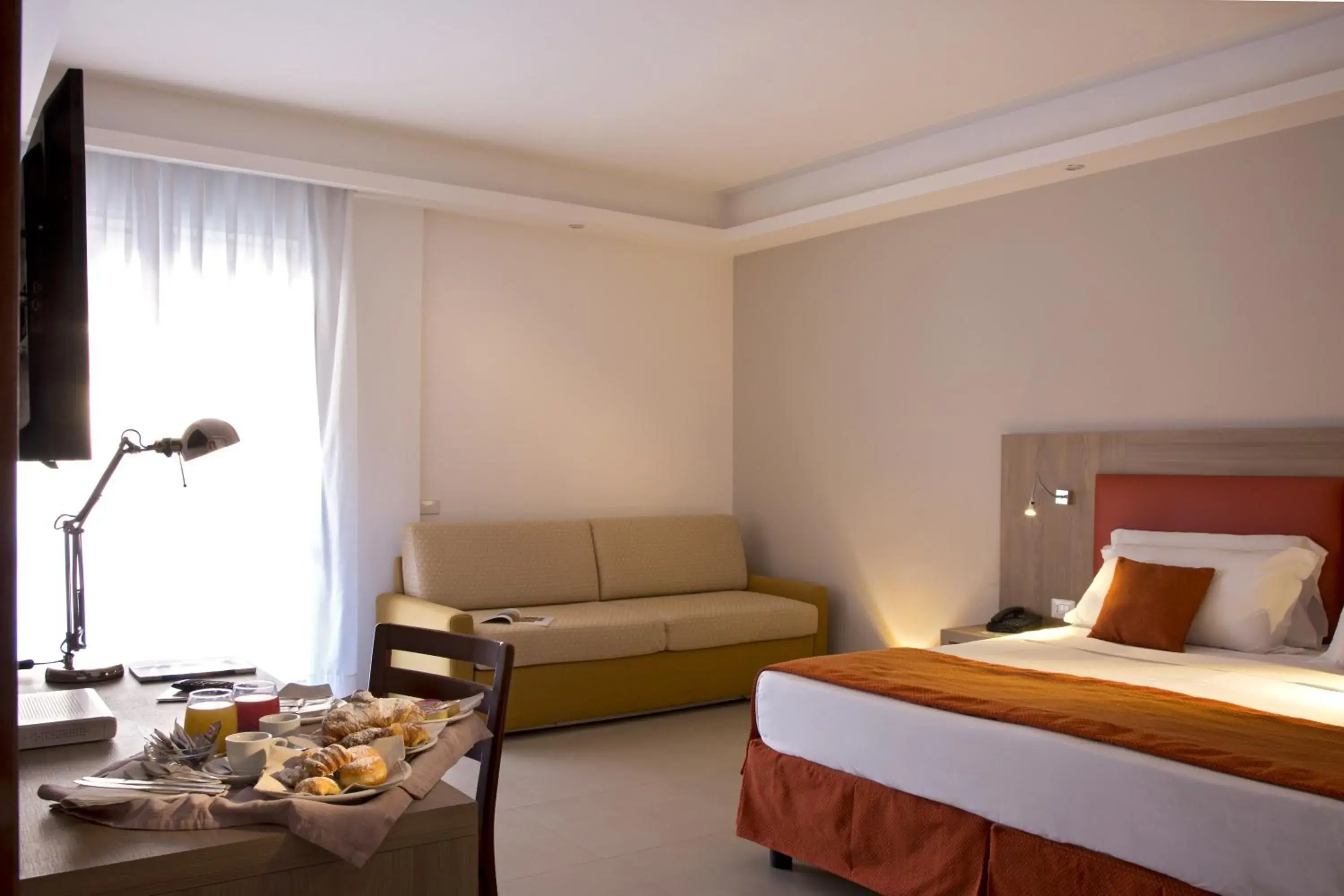 Photo of the whole room, Bed in American Hotel Photo of the whole room, Bed in American Hotel