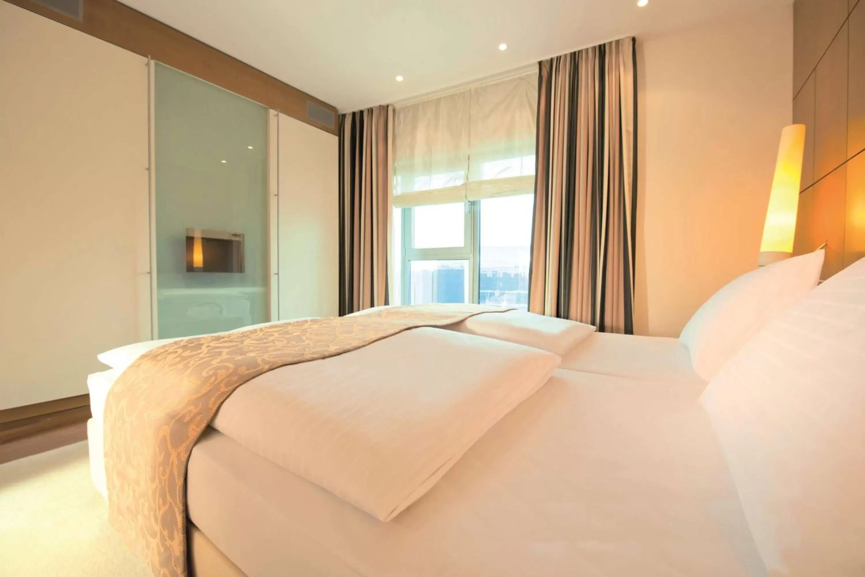 TV and multimedia, Bed in Dorint An der Messe Köln TV and multimedia, Bed in Dorint An der Messe Köln