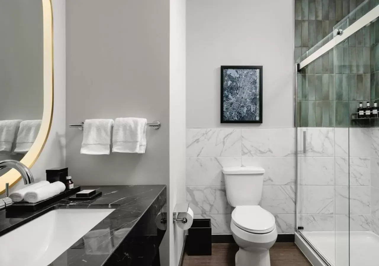 Shower, Bathroom in Origin Austin, a Wyndham Hotel