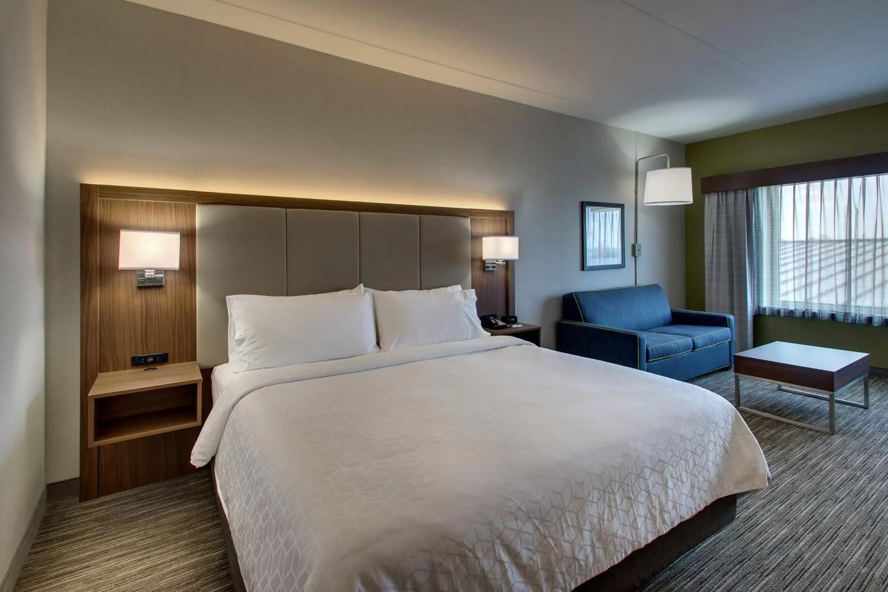 Photo of the whole room, Bed in Holiday Inn Express & Suites Findlay North, an IHG Hotel