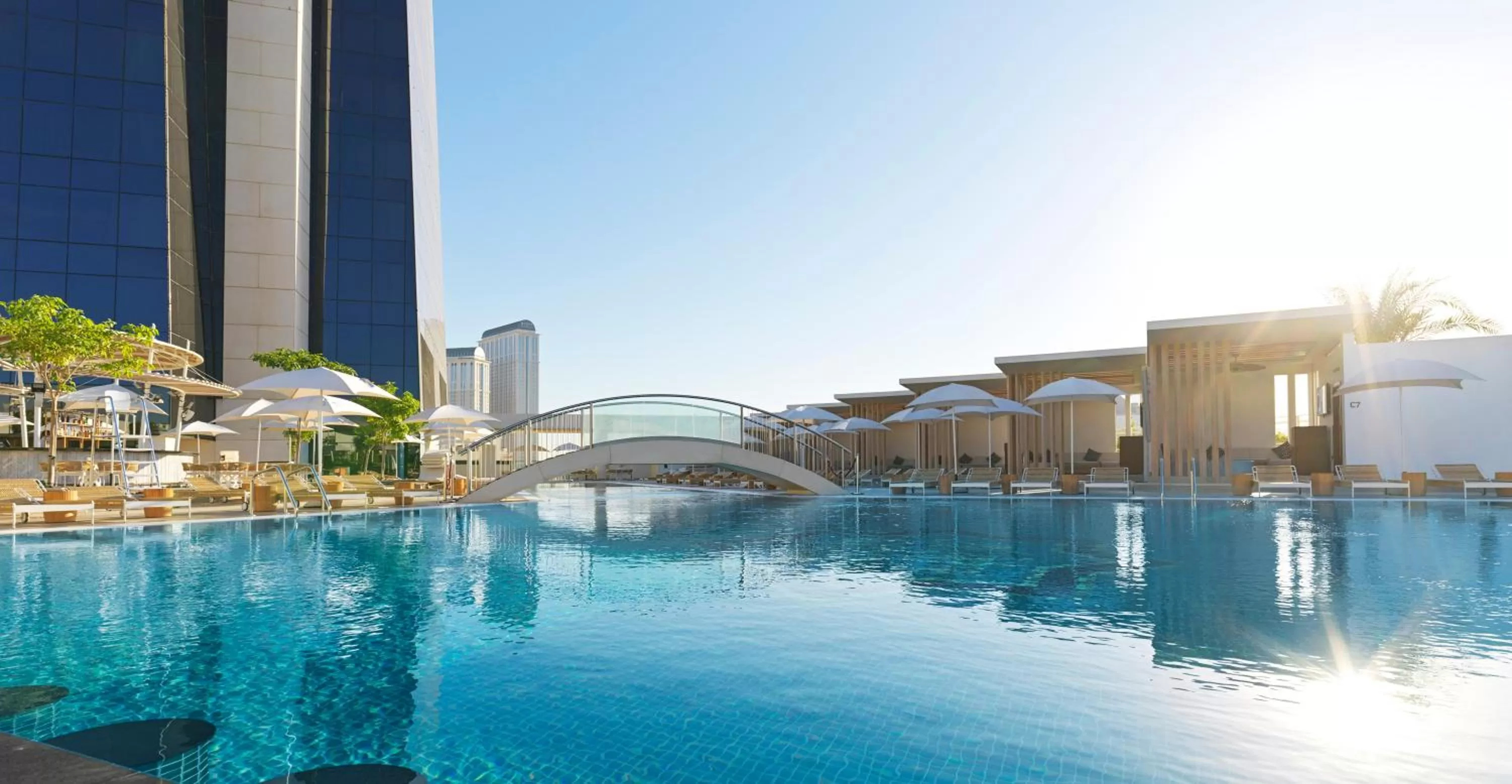 Swimming pool in Sofitel Dubai The Obelisk
