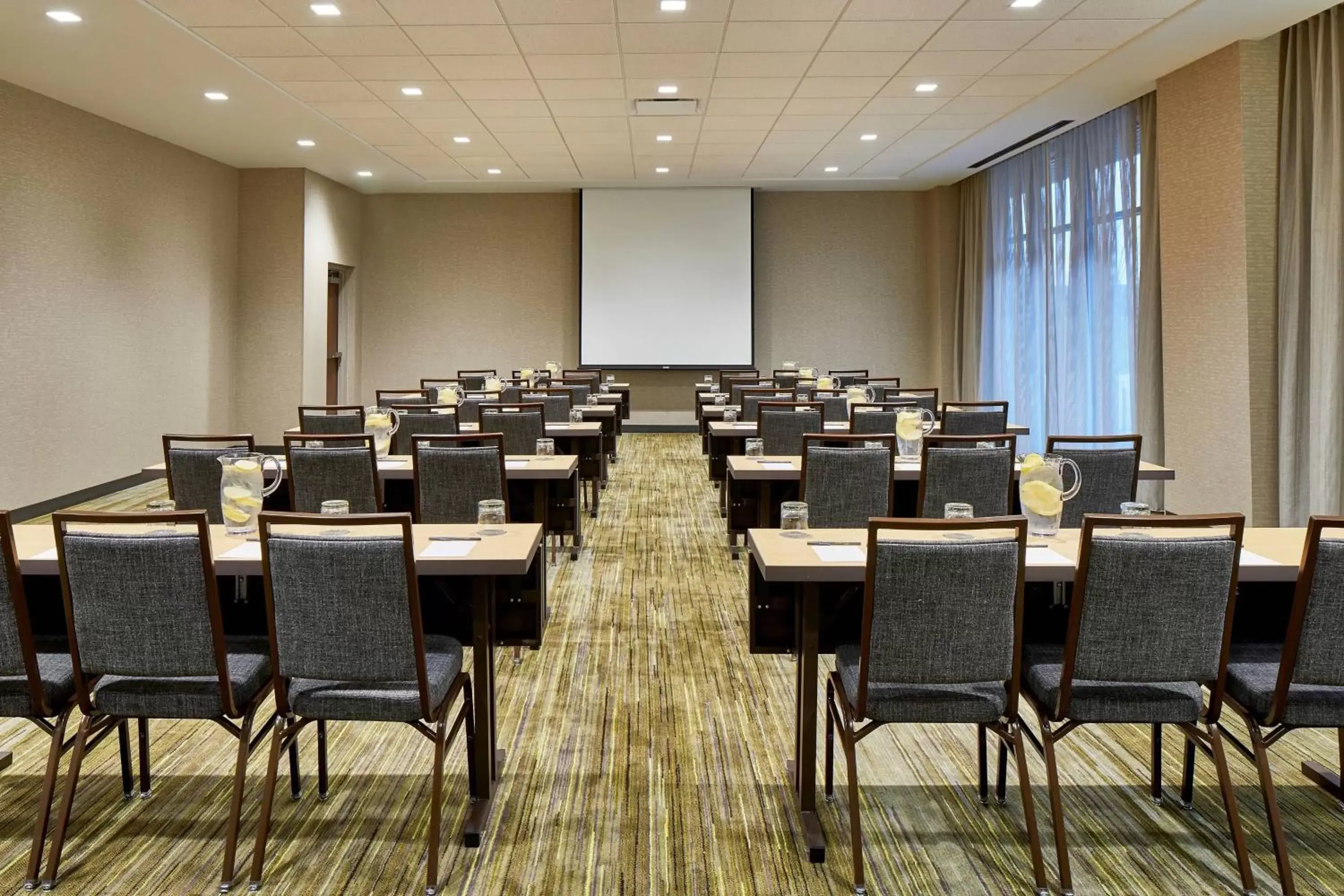 Meeting/conference room in Courtyard Baltimore Downtown/McHenry Row