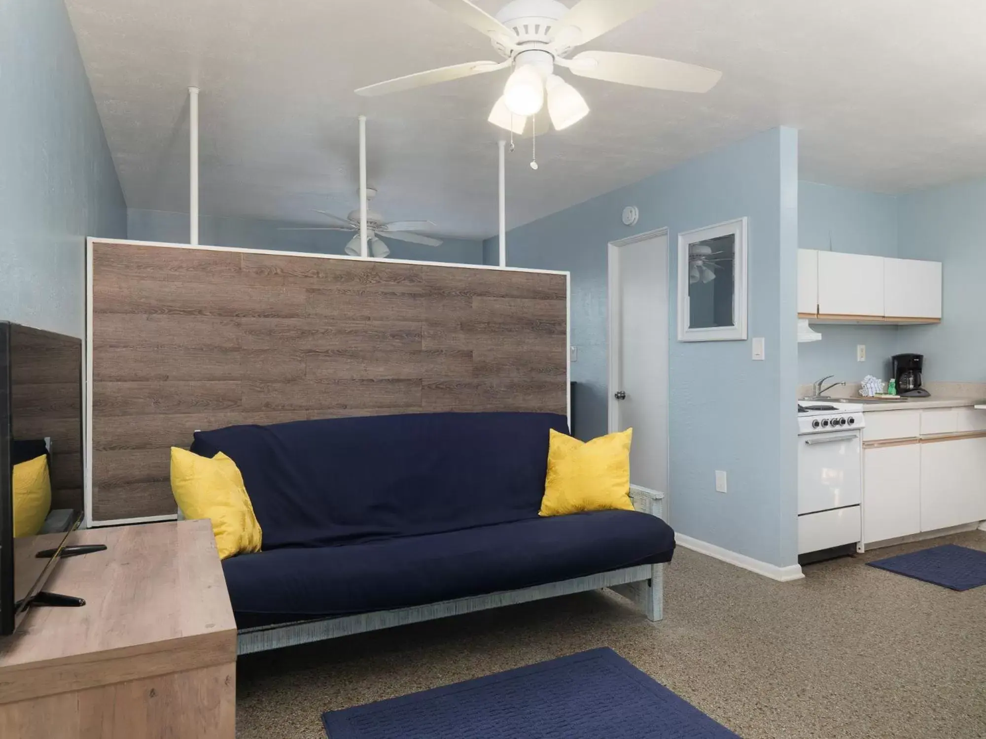 Seating Area in South Beach Inn - Cocoa Beach