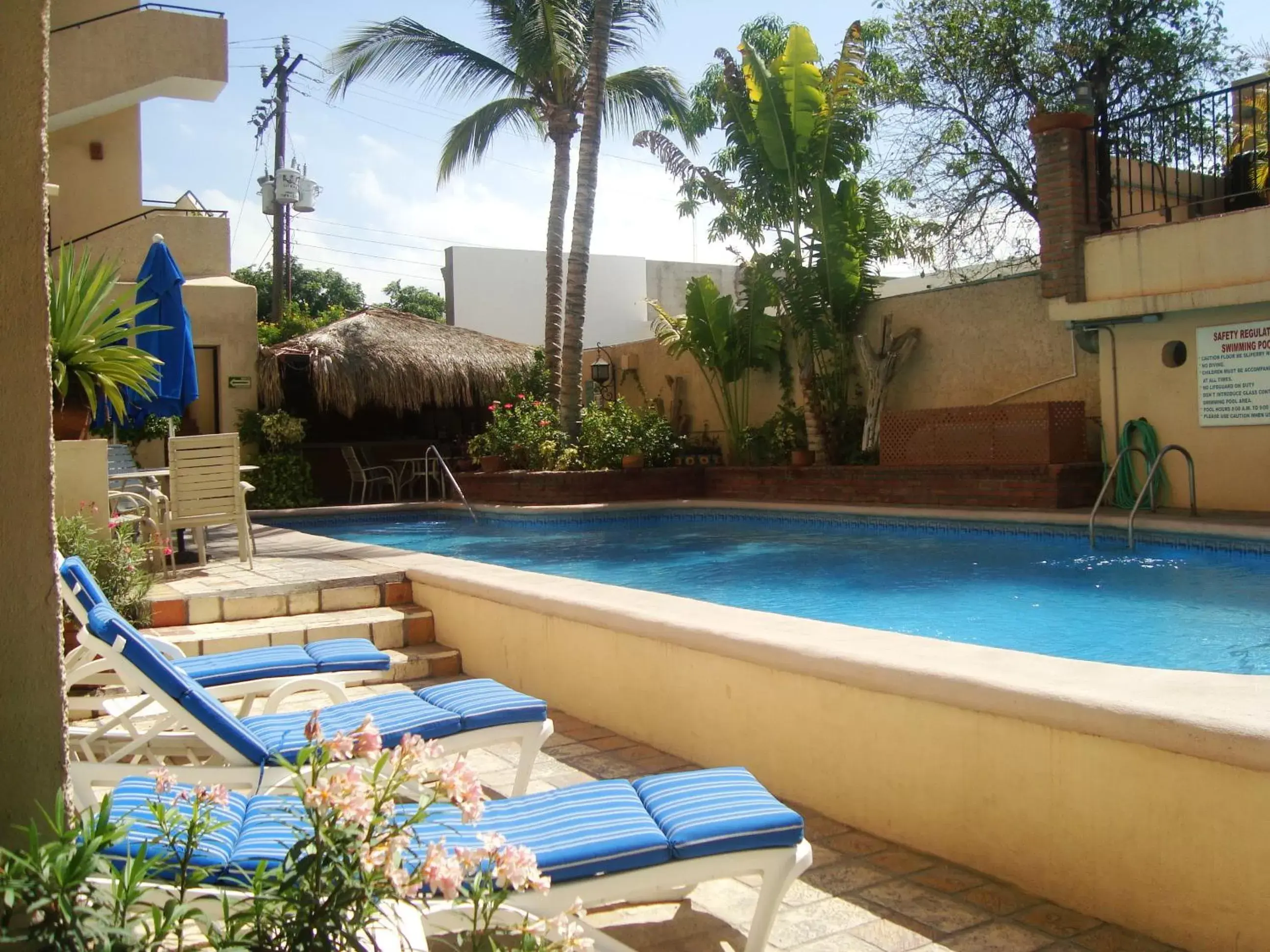 Patio, Swimming Pool in Las Gaviotas Condo-Hotel La Paz BCS