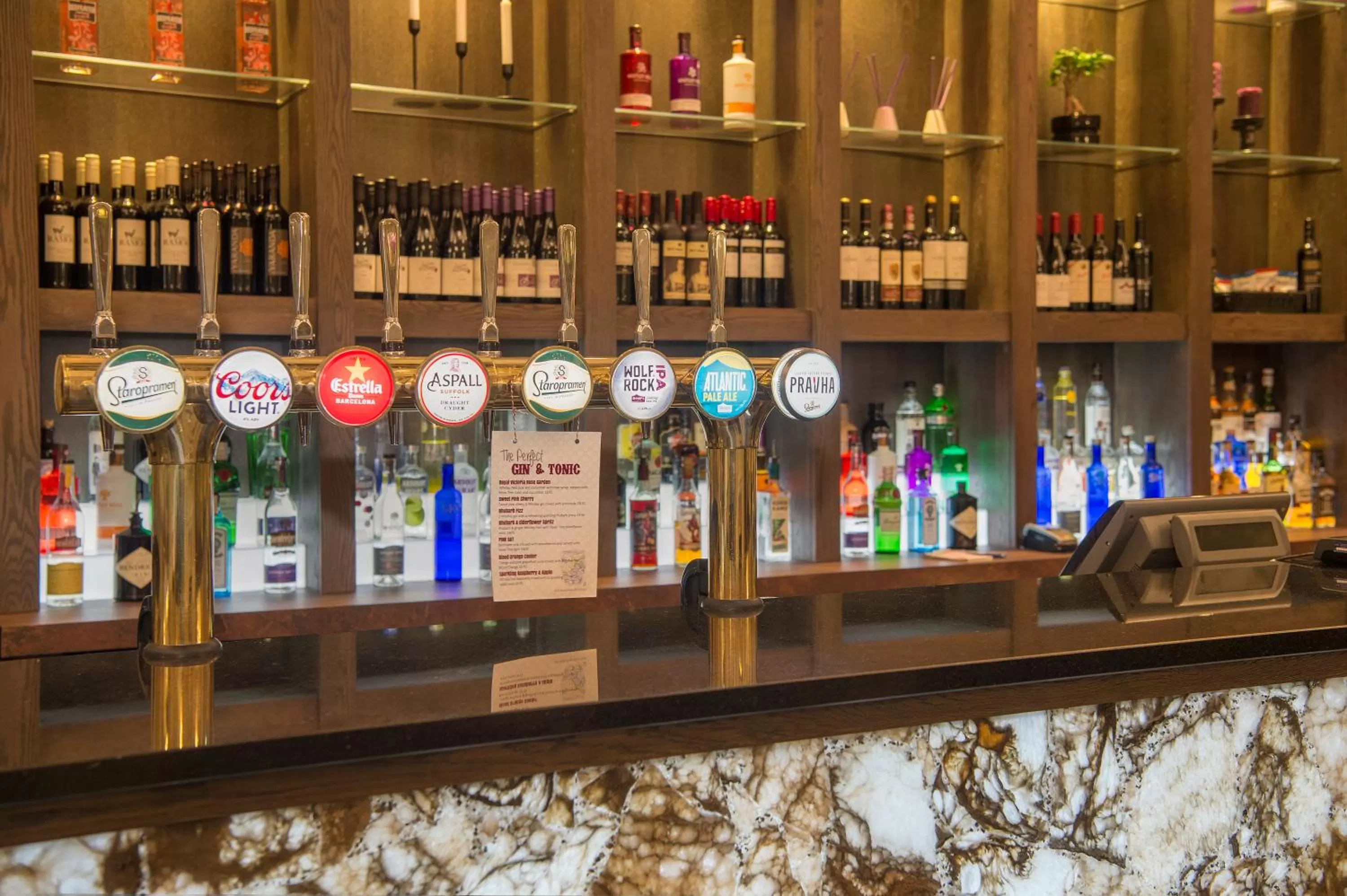 Lounge or bar in Crowne Plaza - Sheffield by IHG