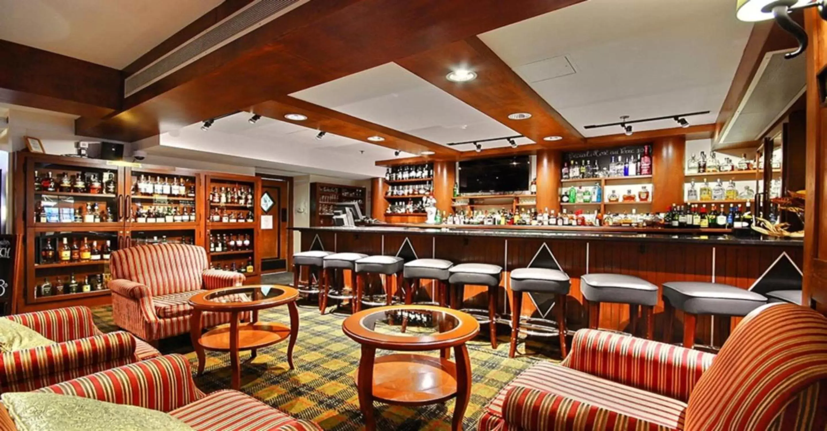 Lounge or bar in Château Beauvallon Lounge or bar in Château Beauvallon