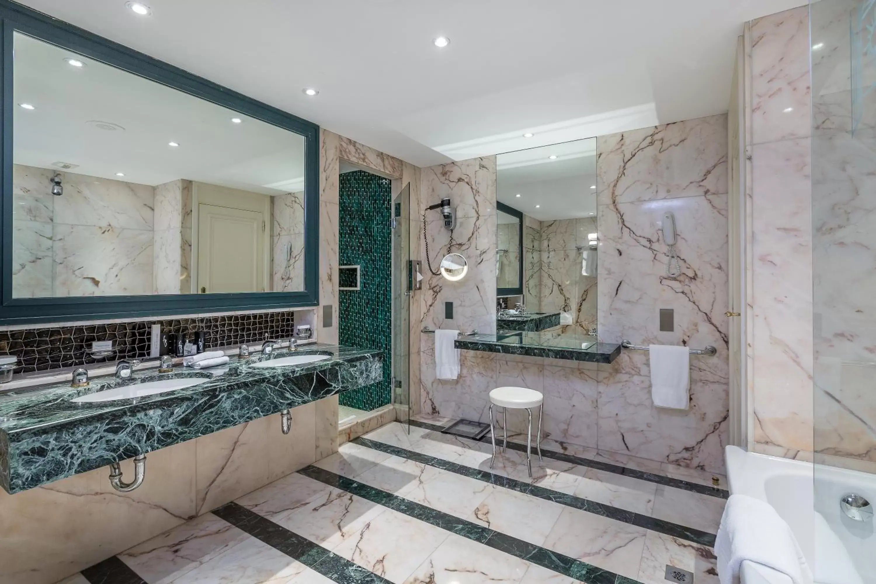 Bathroom in Hôtel Barrière Le Majestic Cannes