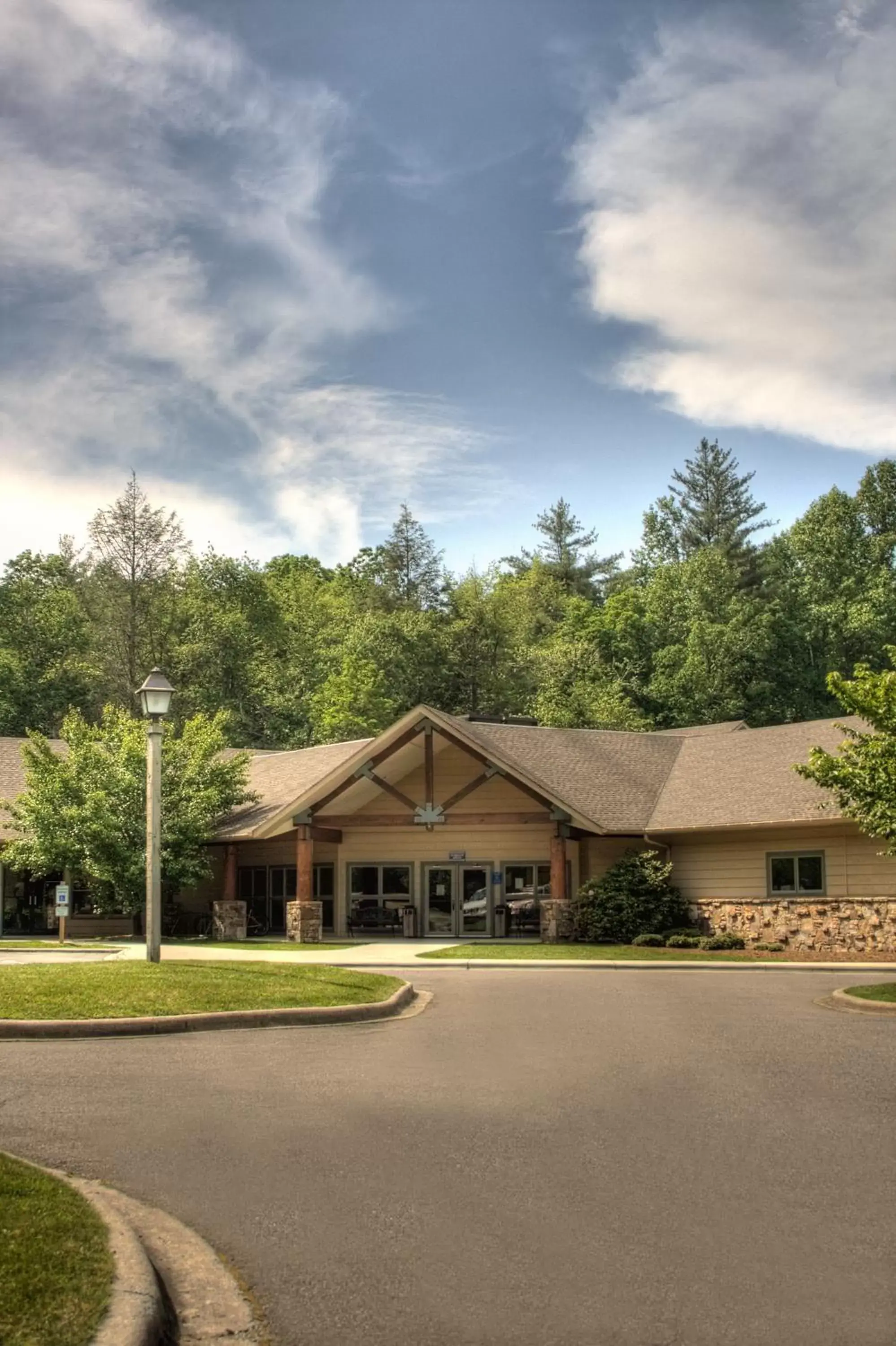 Facade/entrance, Property Building in Foxhunt at Sapphire Valley by Capital Vacations