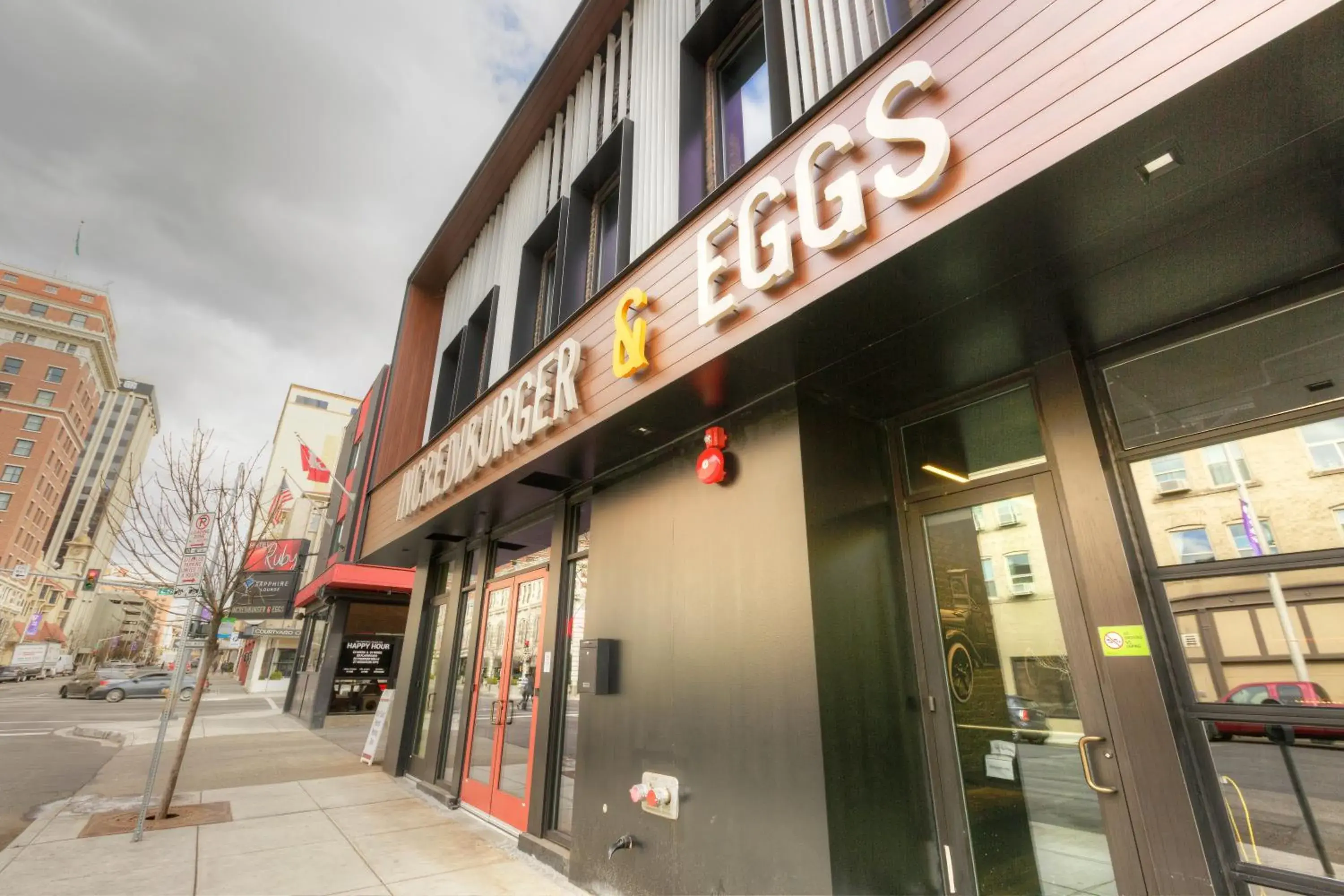 Restaurant/places to eat in Hotel Ruby Restaurant/places to eat in Hotel Ruby