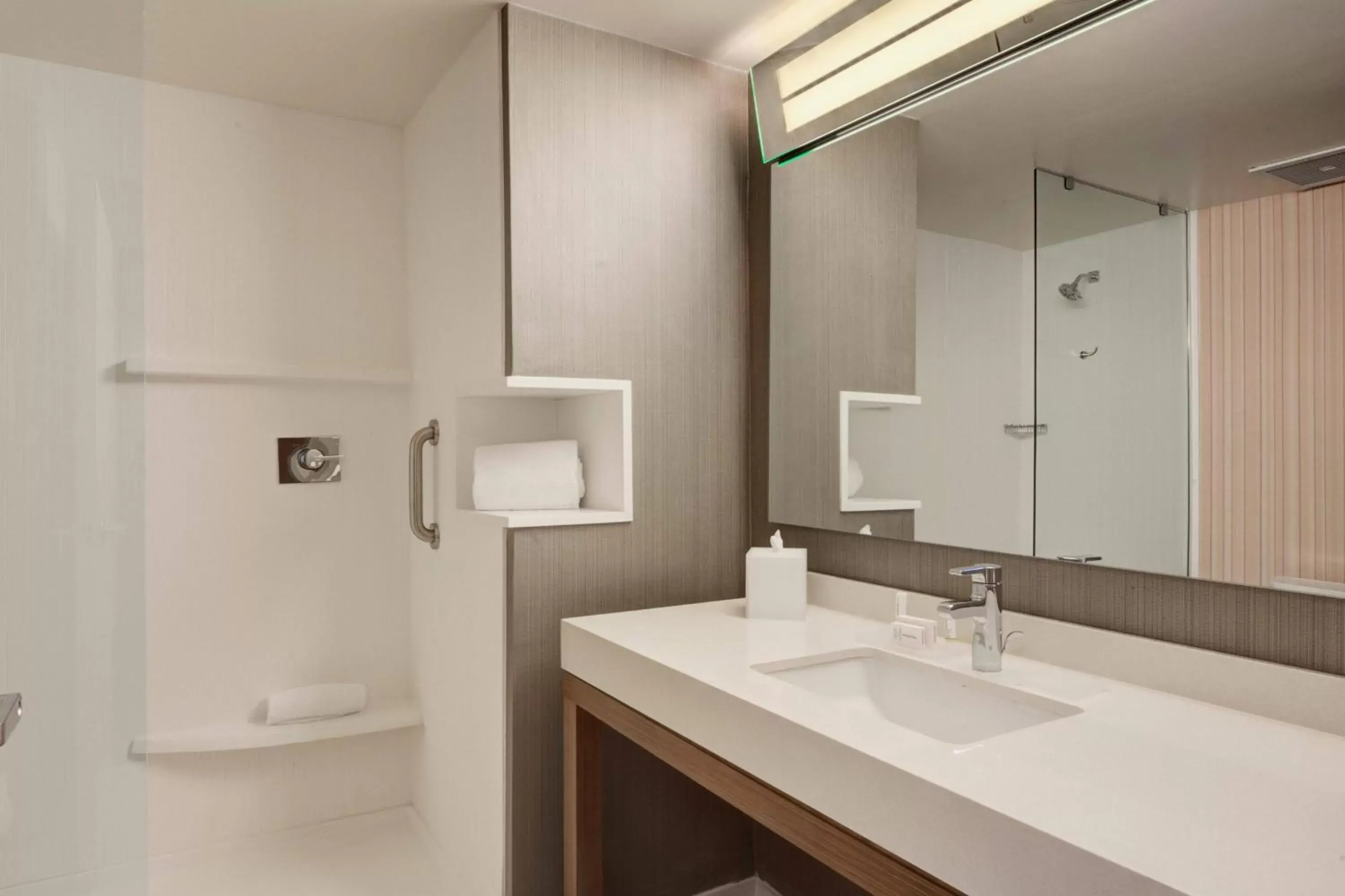 Bathroom in Courtyard by Marriott Rome