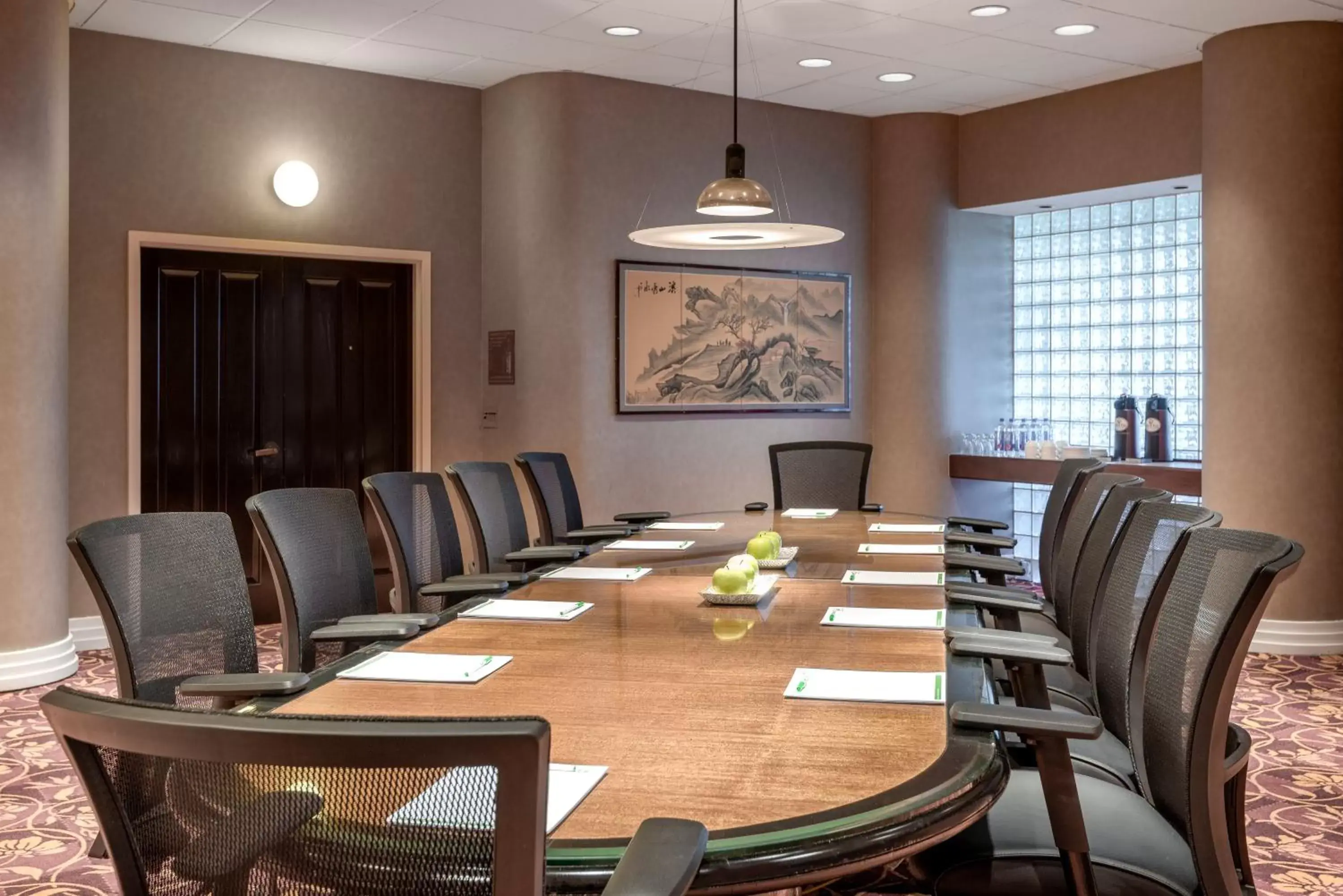 Meeting/conference room in Holiday Inn Los Angeles Gateway-Torrance, an IHG Hotel