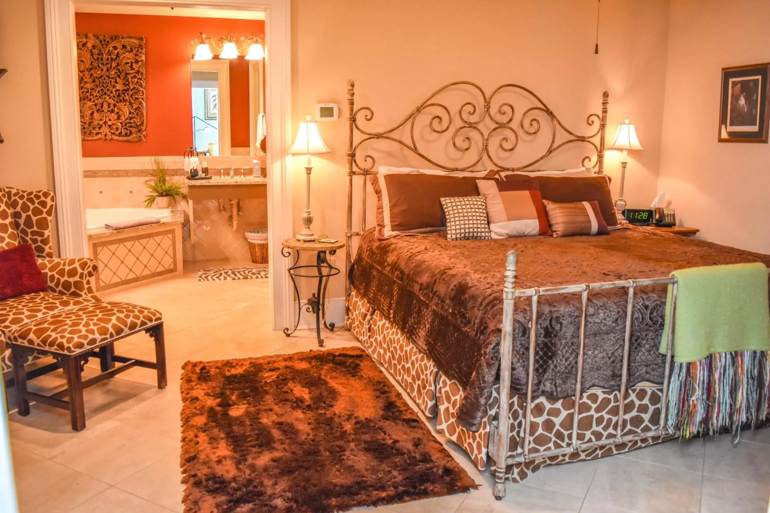 King Suite with Spa Bath in The Richard Johnston Inn & 1890 Caroline House King Suite with Spa Bath in The Richard Johnston Inn & 1890 Caroline House