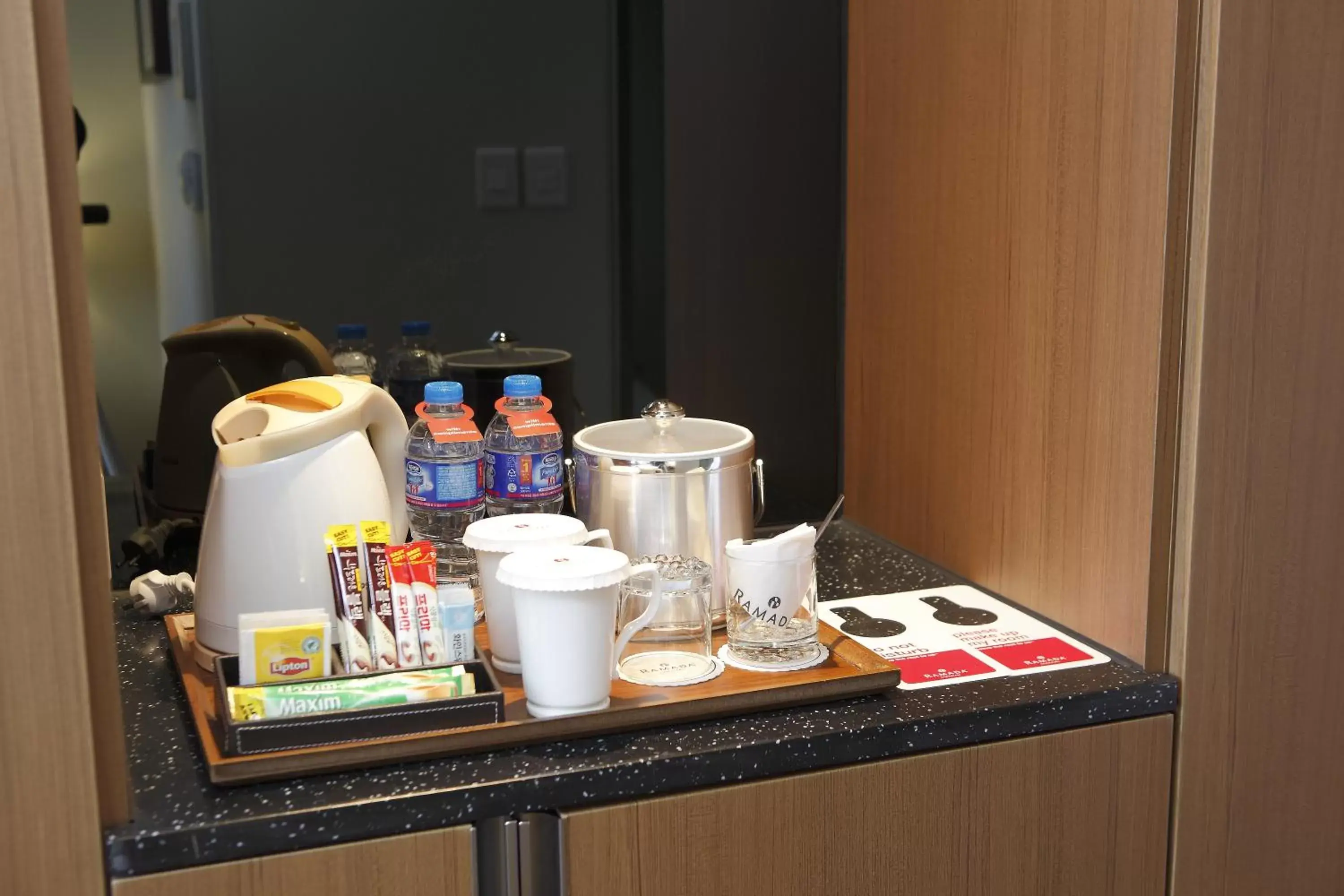 Coffee/tea facilities in Ramada Hotel Dongtan