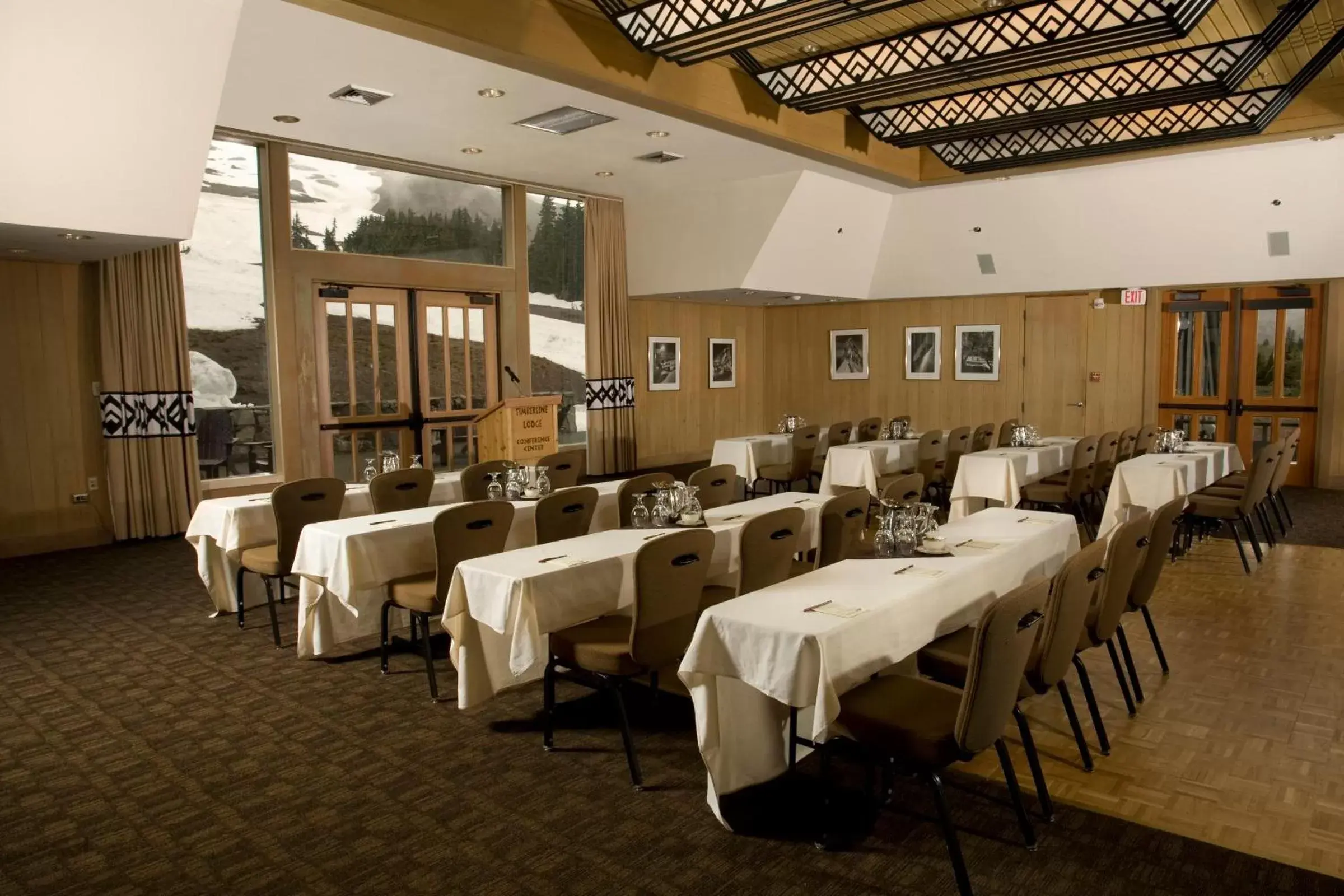 Banquet/Function facilities, Restaurant/Places to Eat in Timberline Lodge
