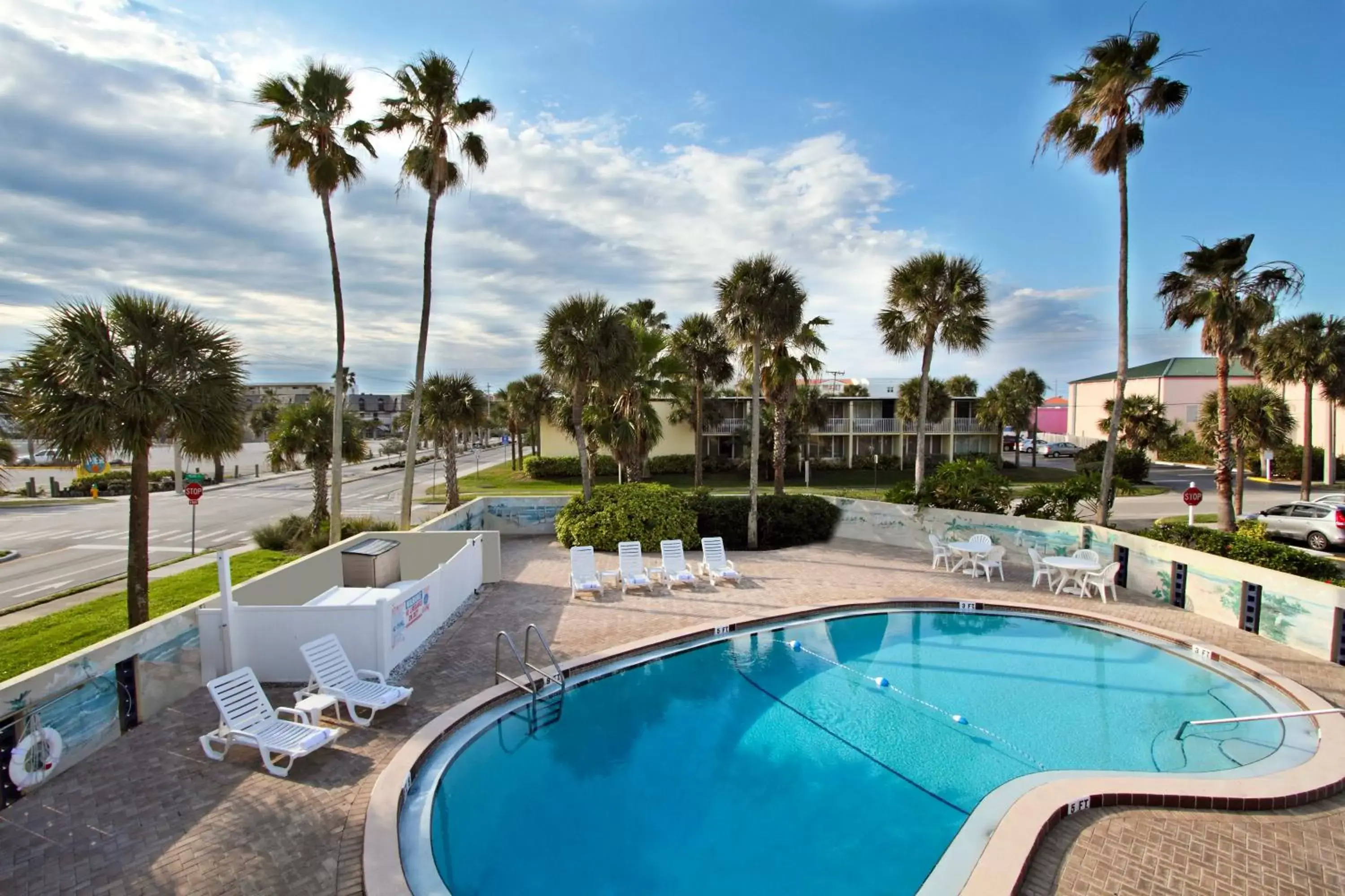 Swimming pool, Pool View in Days Inn by Wyndham Cocoa Beach Port Canaveral