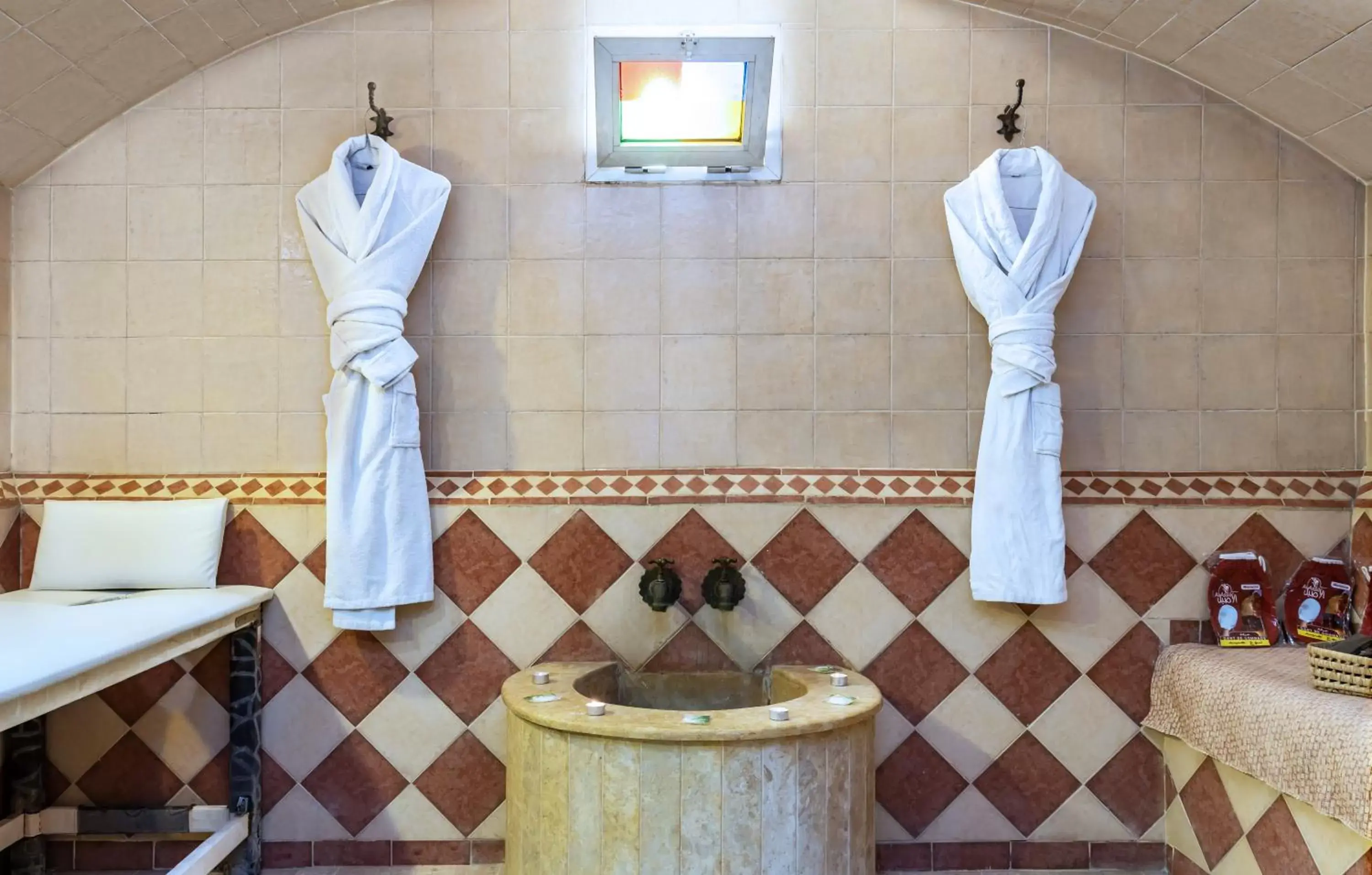 Steam room, Bathroom in Amani Hotel Suites & Spa