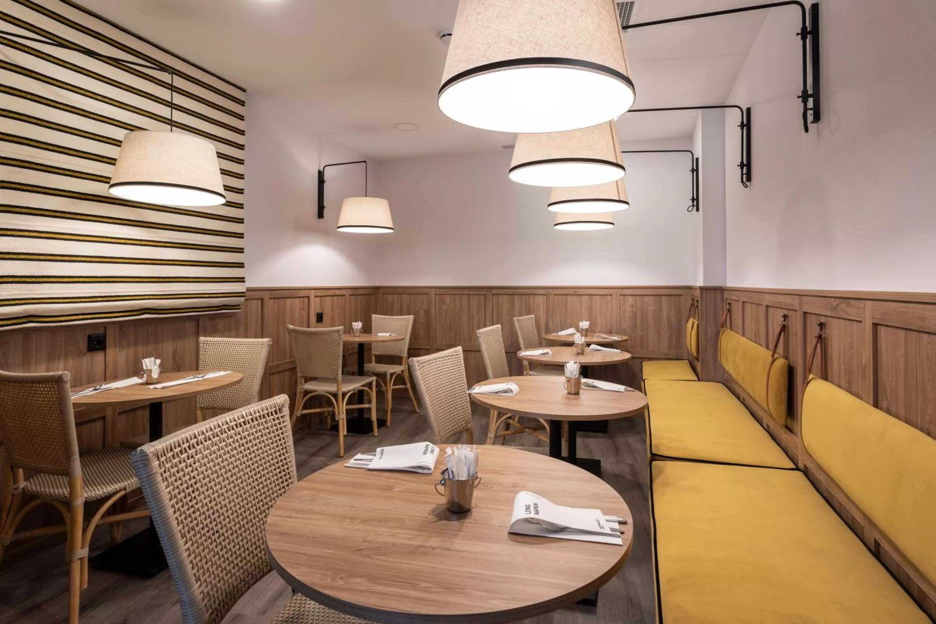 Buffet breakfast in Petit Palace Vargas