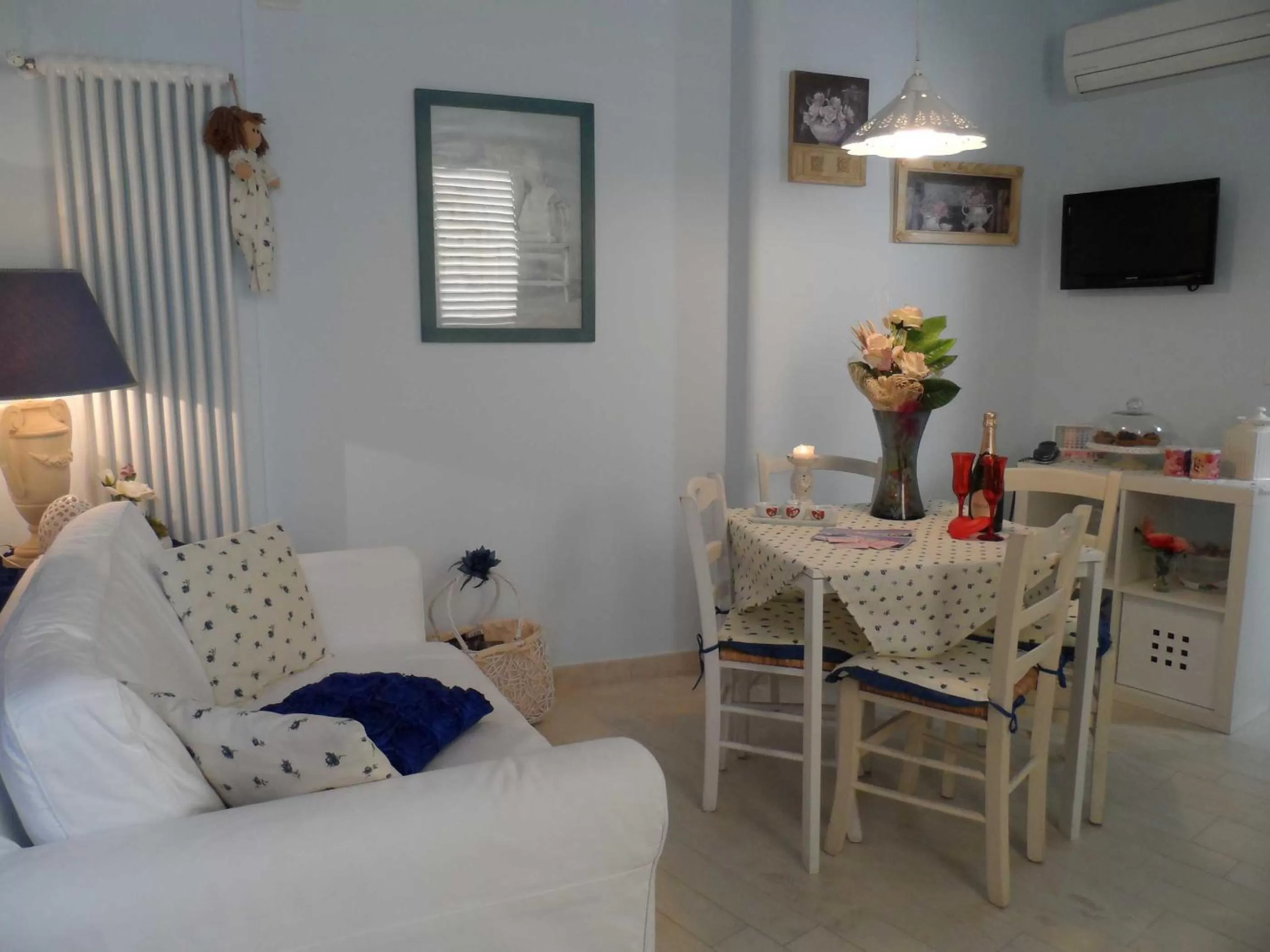 Kitchen or kitchenette, Seating Area in Beb Petali Rosa