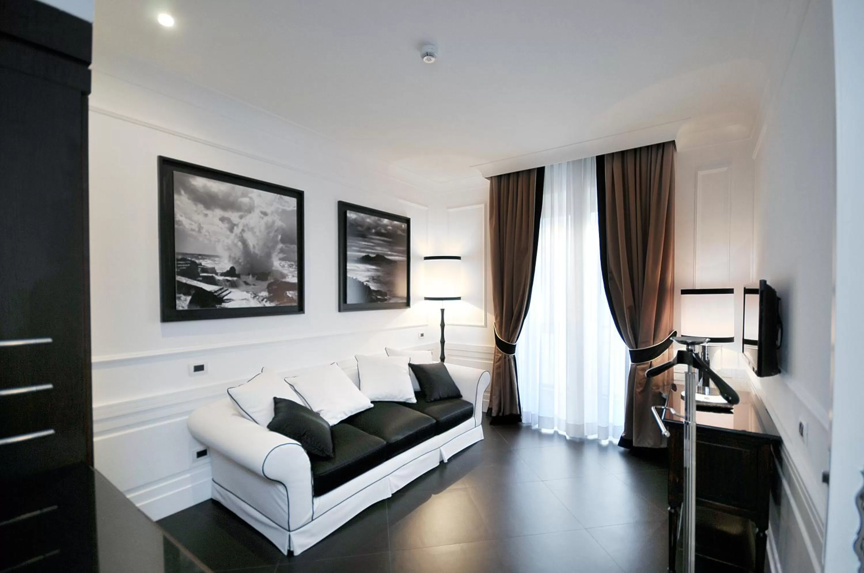 Living room in Grand Hotel Oriente