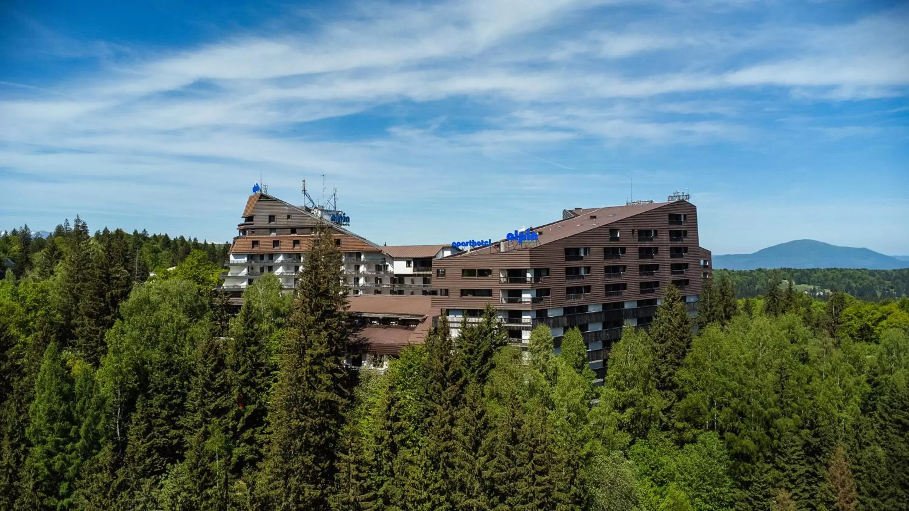 Property Building in Alpin Resort Hotel