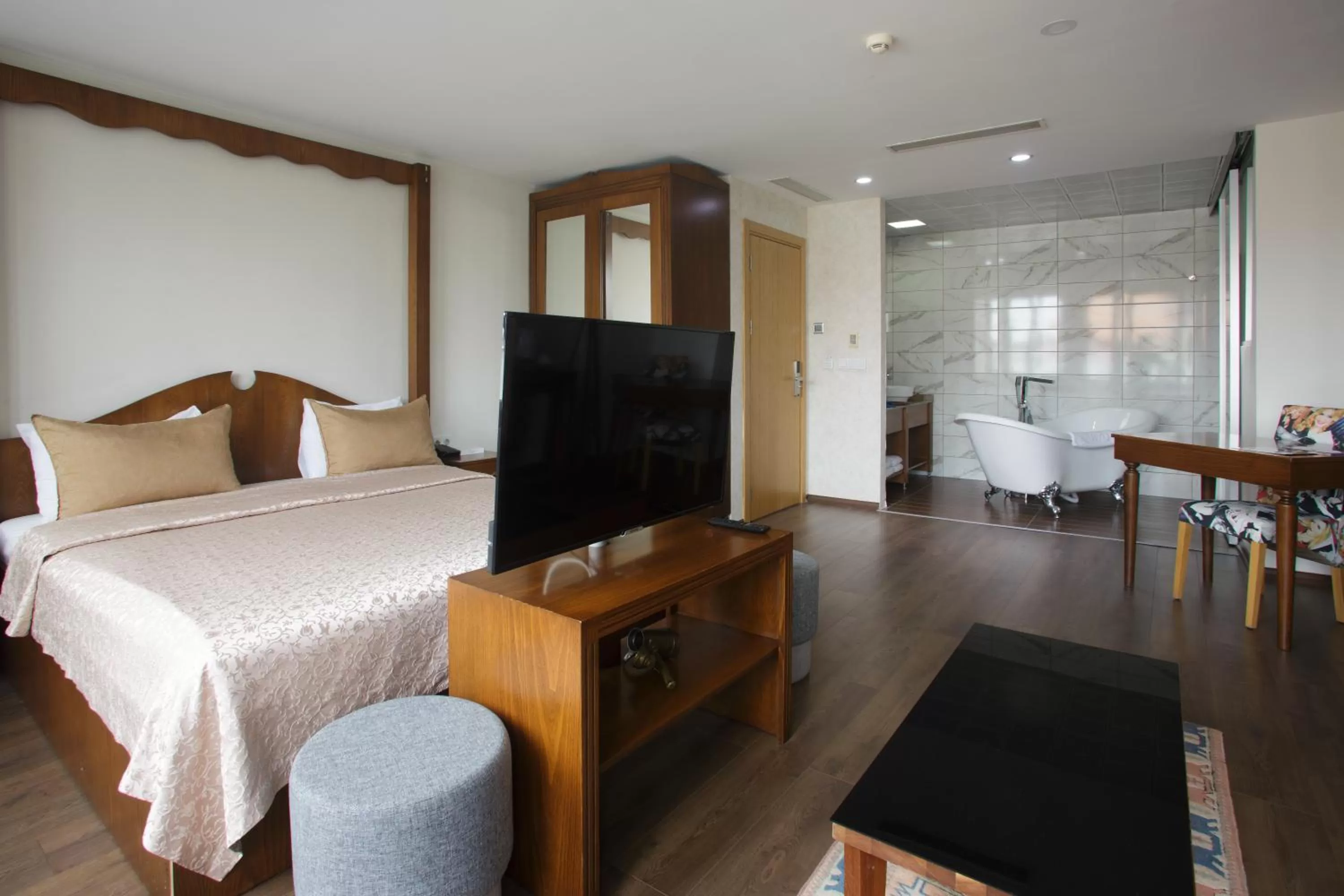 TV/Entertainment Center in P Galata Hotel - Special Category