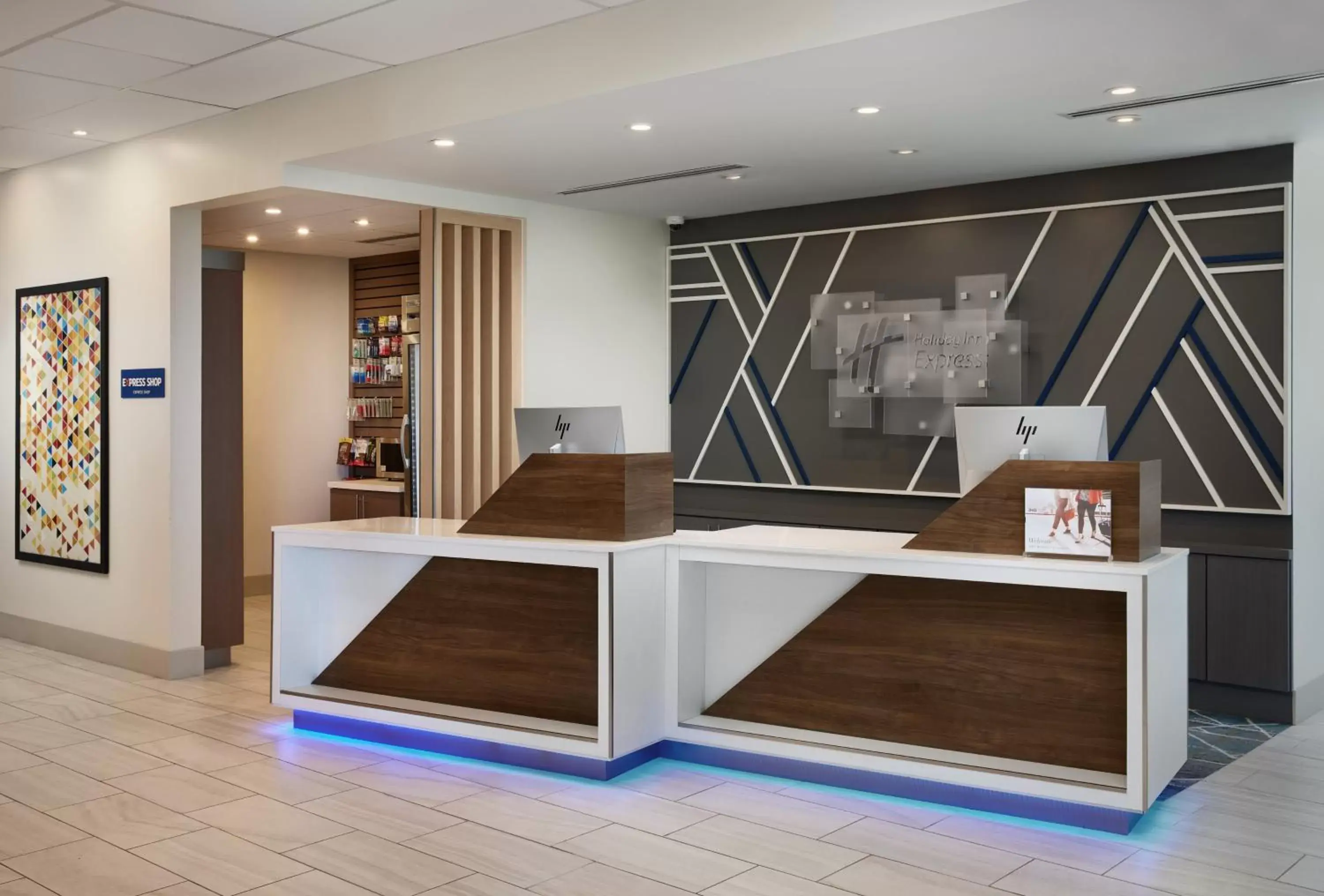 Property building in Holiday Inn Express & Suites Gulf Breeze - Pensacola Area by IHG Property building in Holiday Inn Express & Suites Gulf Breeze - Pensacola Area by IHG