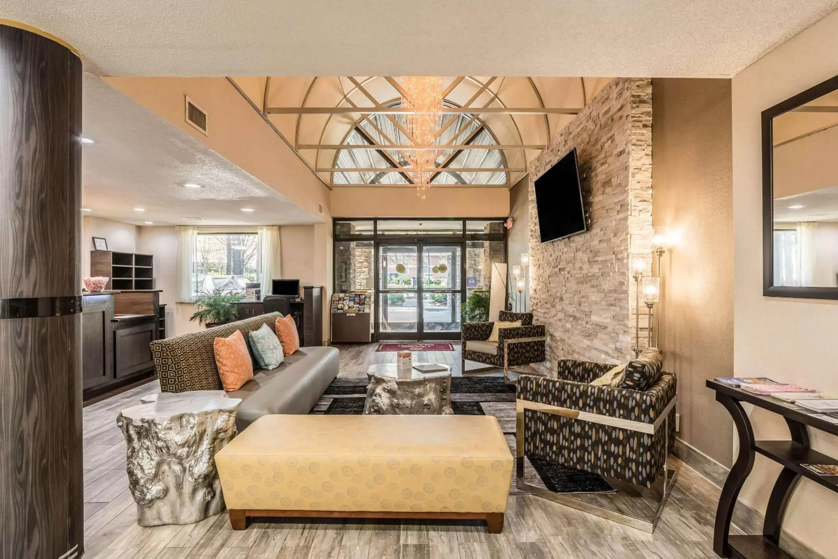 Lobby or reception, Seating Area in Lake Norman Inn and Suites